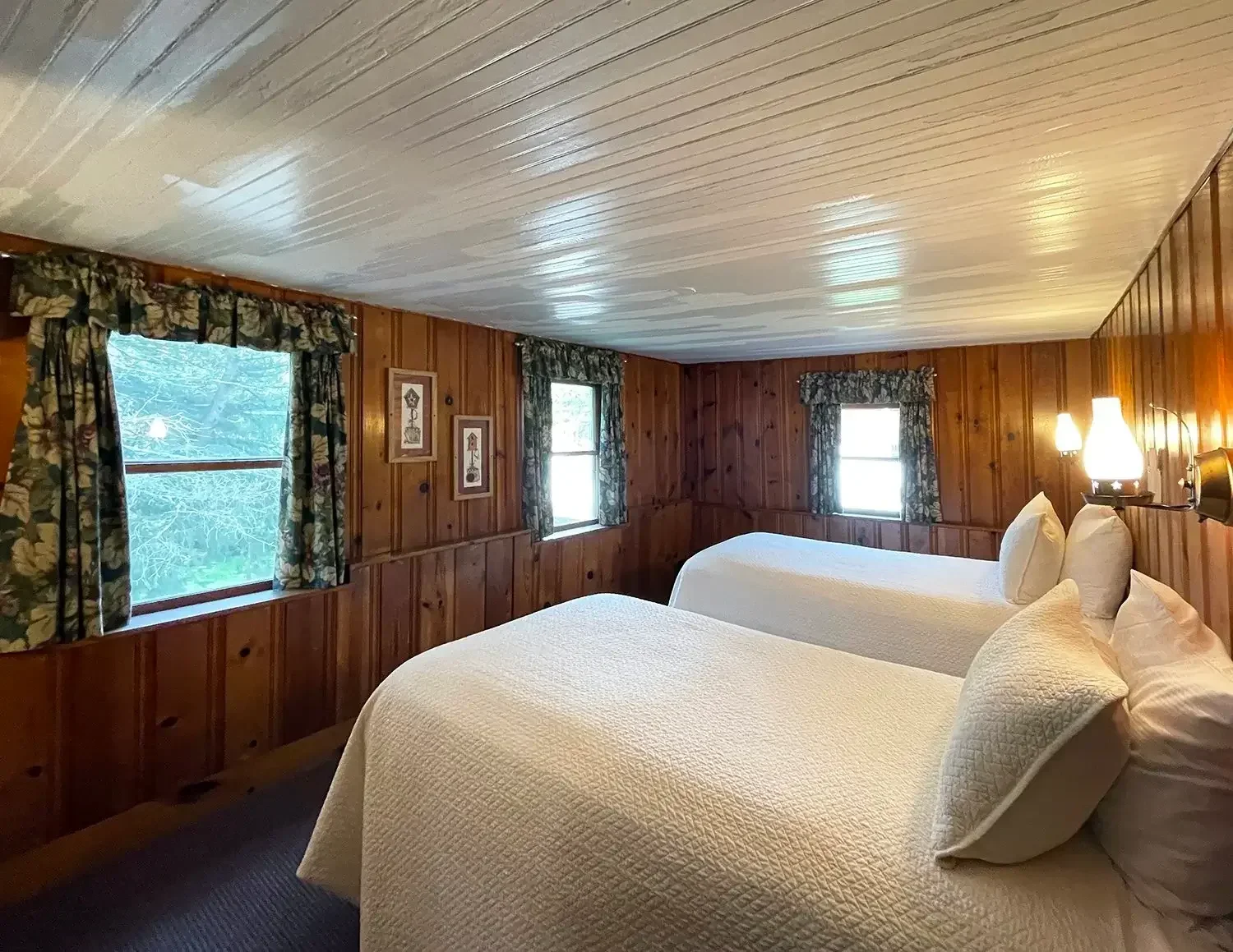 Upstairs Bedroom – Farmhouse Cottage 17