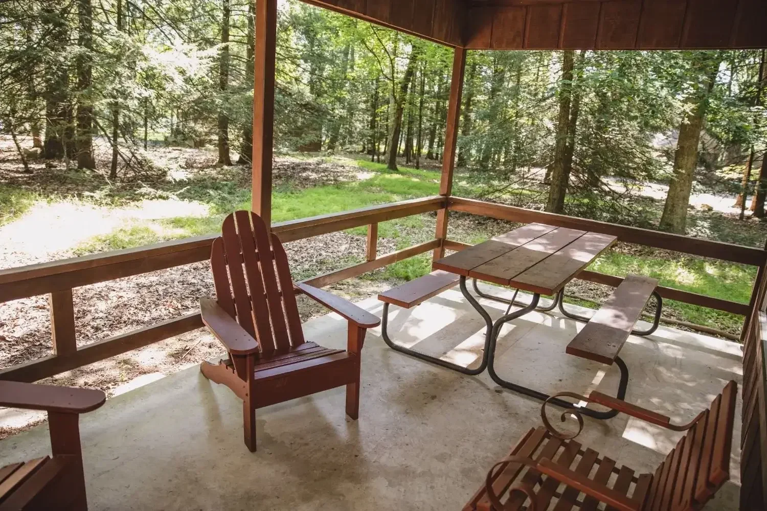 Covered Porch – Lakeview Cottage 40