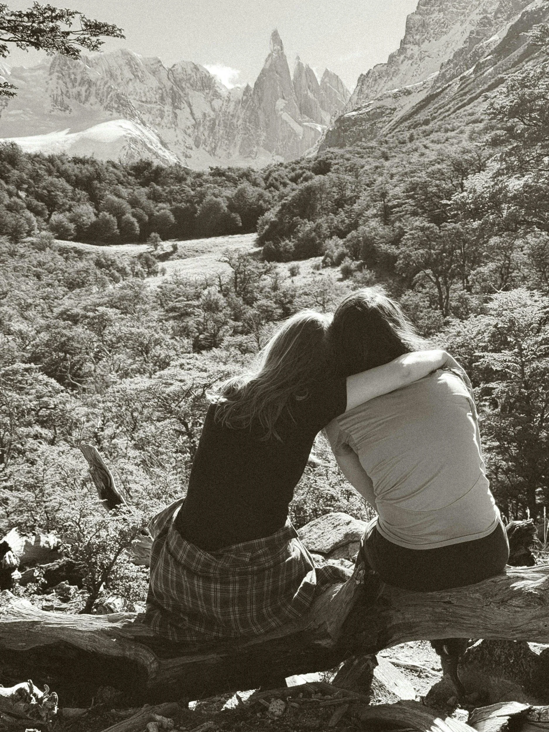 AI in Relationships: Tool or Threat? A Couples Therapist's Guide to Connection Without Burnout or Disconnect