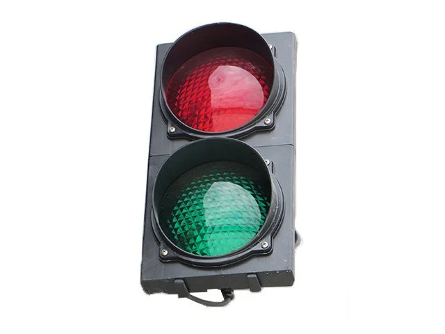 A loading dock traffic light to help in managing traffic flow and can be fully integrated with the loading dock door controls, allowing to change the light colour when the door opens.