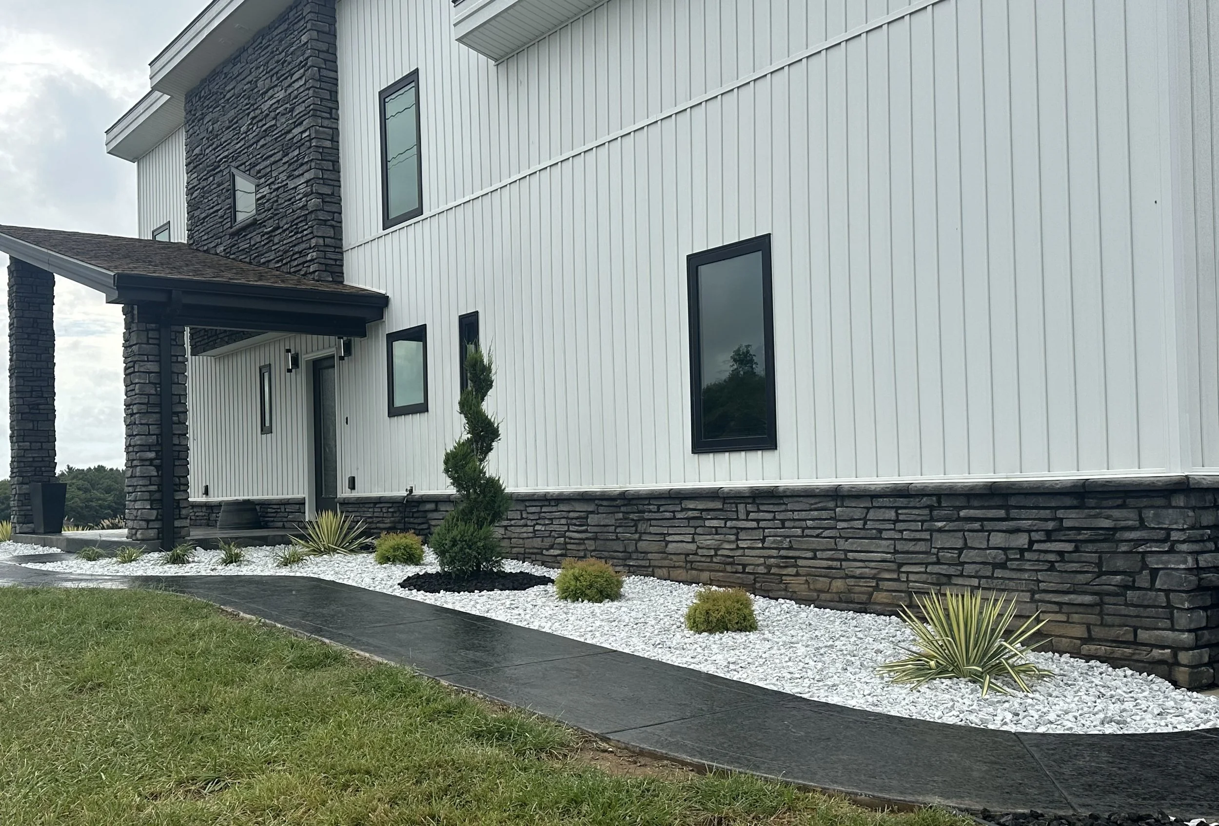 Landscaping - Flaherty, Kentucky 40175