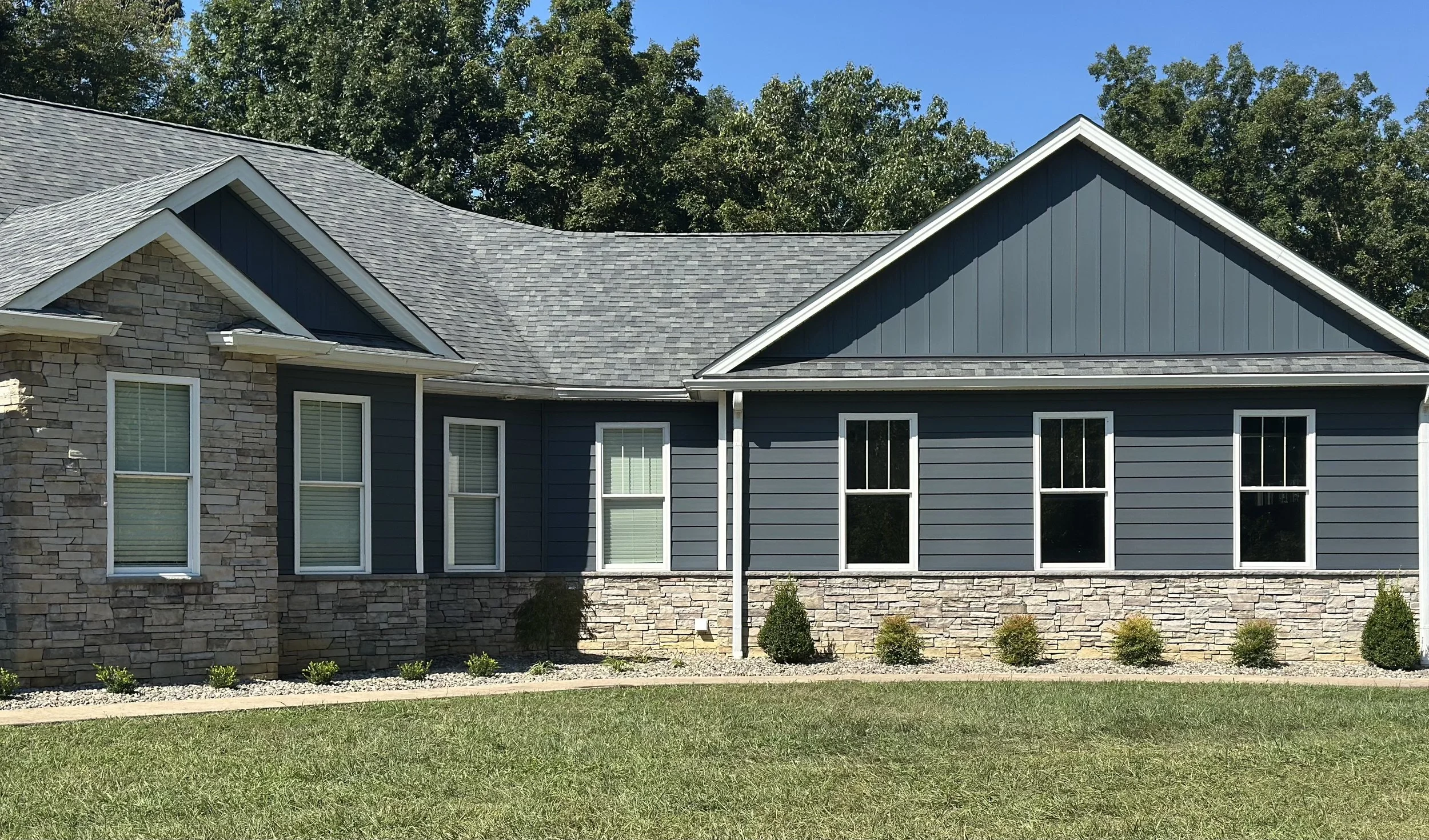 Landscaping - River Rock - Edging - Block Wall - Payneville, Kentucky 40157