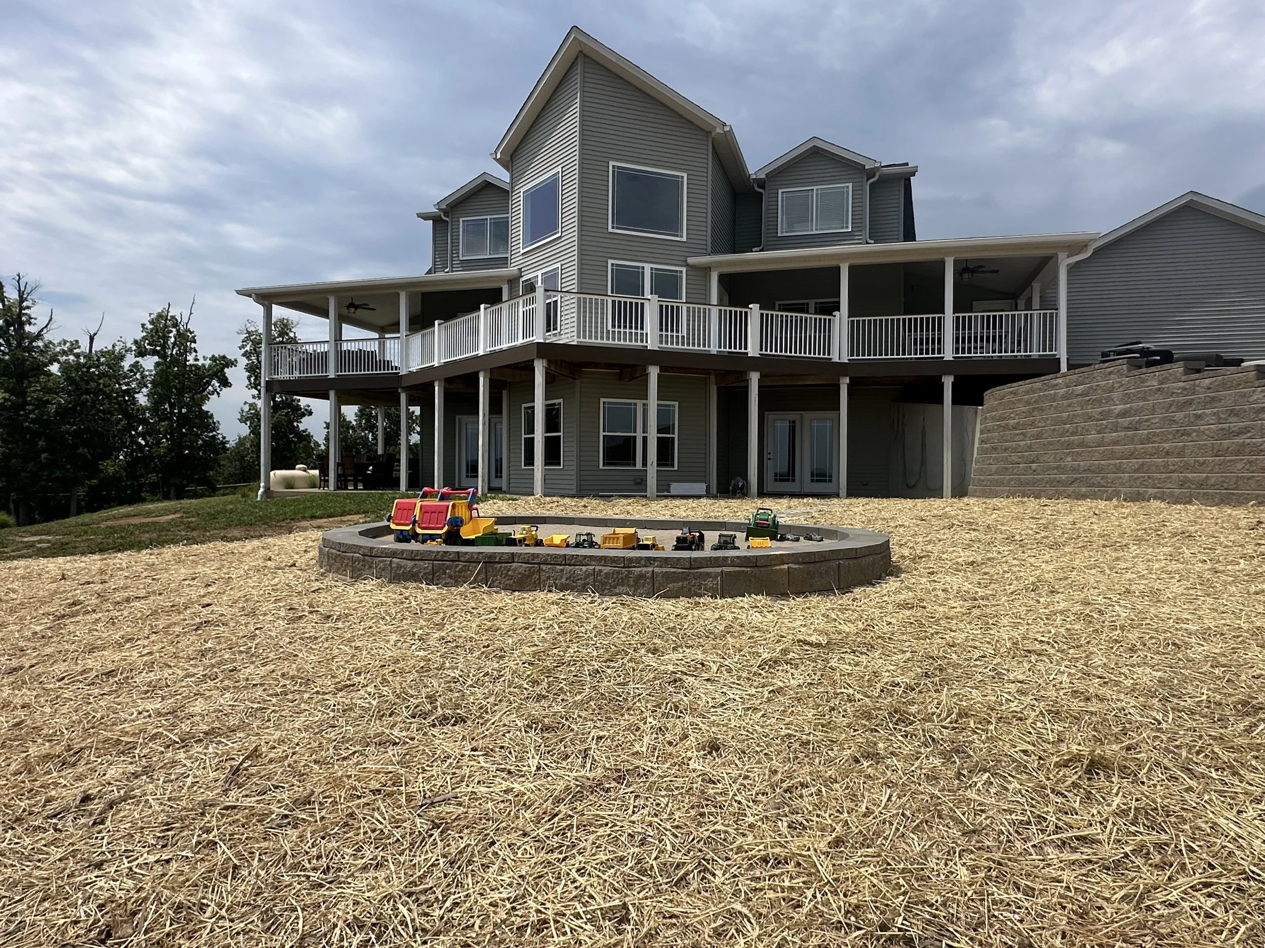 Retaining wall landscaping - Rough River Lake, McDaniels Kentucky