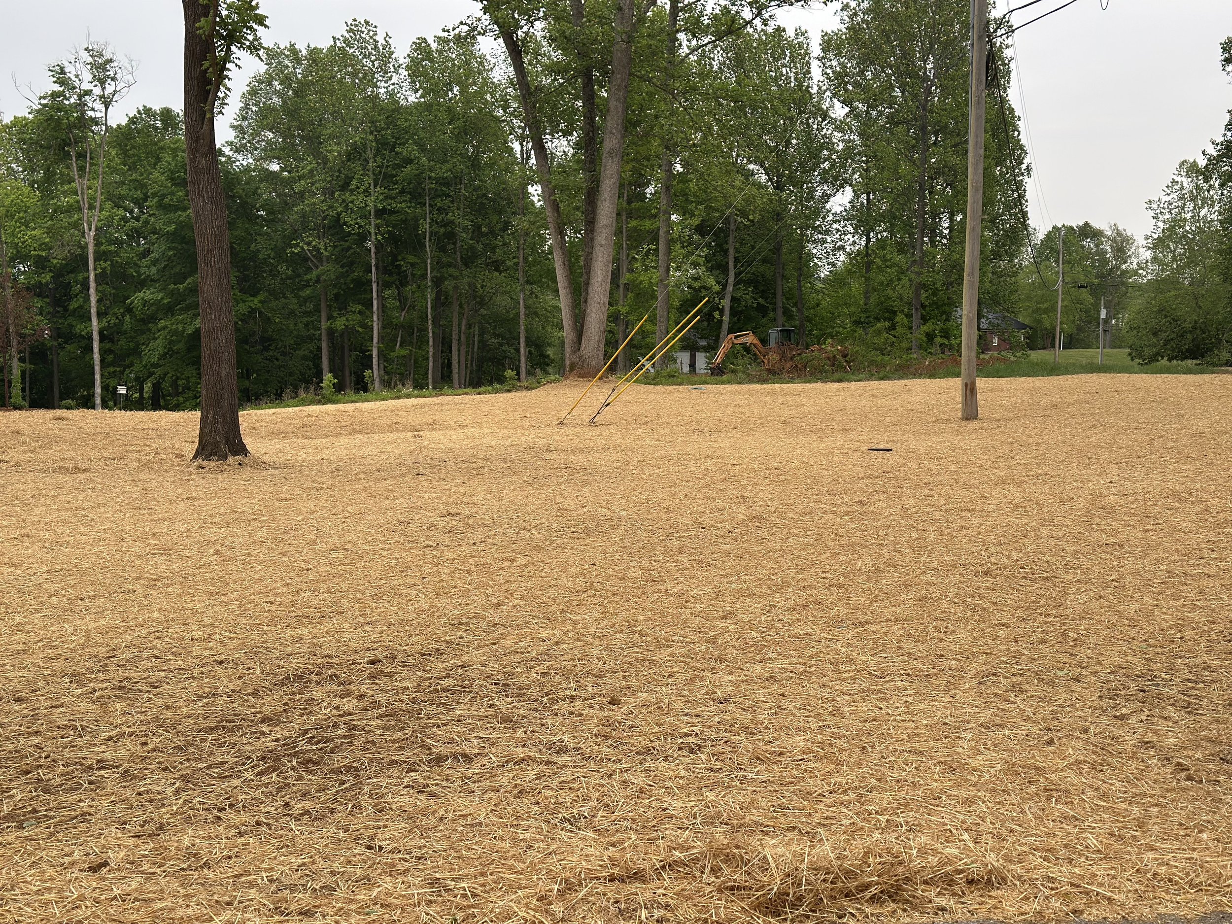 Landscaping
Seed & Straw
Rivers Edge Subdivision
Brandenburg, Kentucky 40108