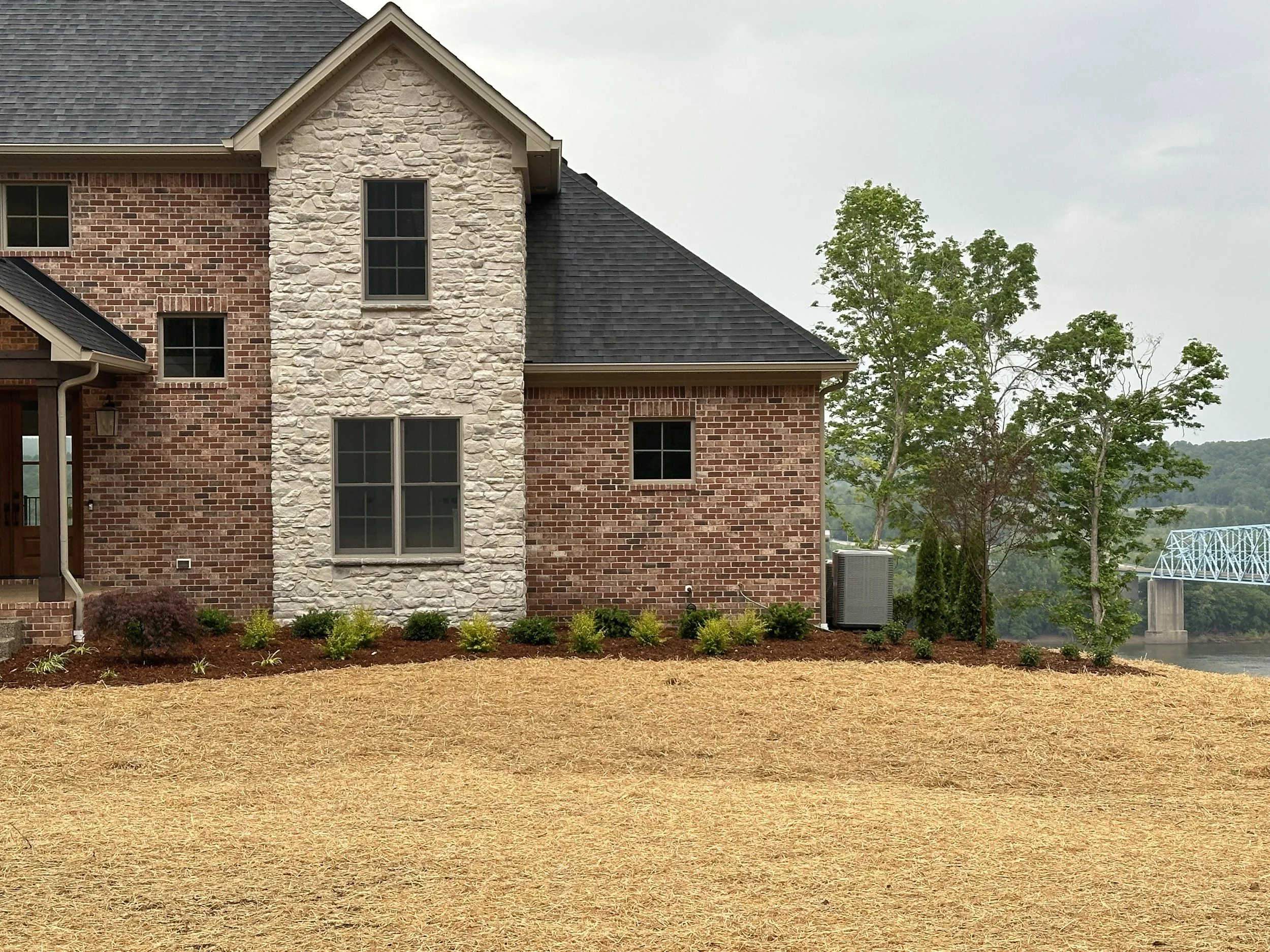 Landscaping
Seed & Straw
Rivers Edge Subdivision
Brandenburg, Kentucky 40108