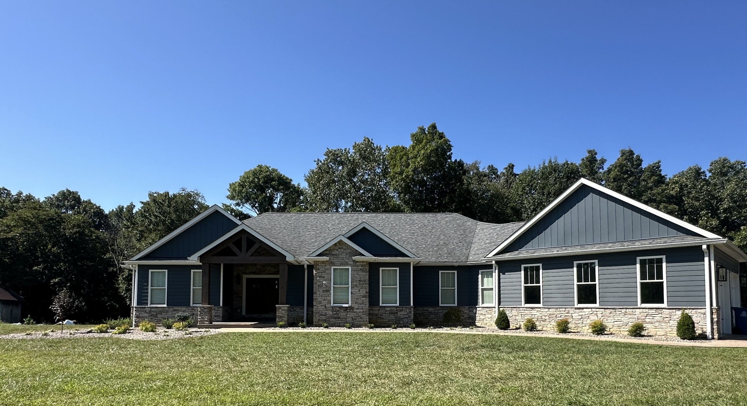 Landscaping - River Rock - Edging - Block Wall - Payneville, Kentucky 40157