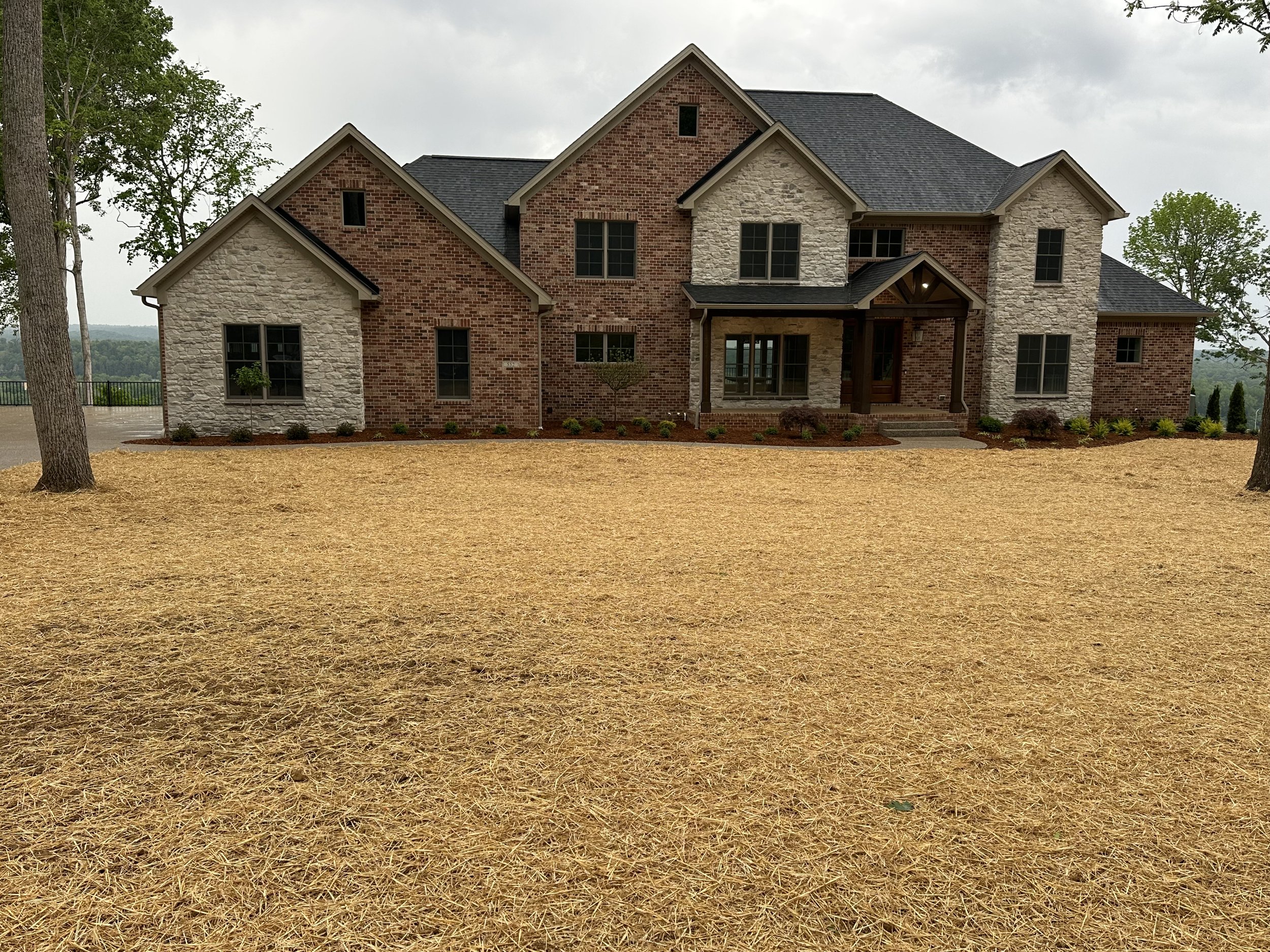 Landscaping
Seed & Straw
Rivers Edge Subdivision
Brandenburg, Kentucky 40108