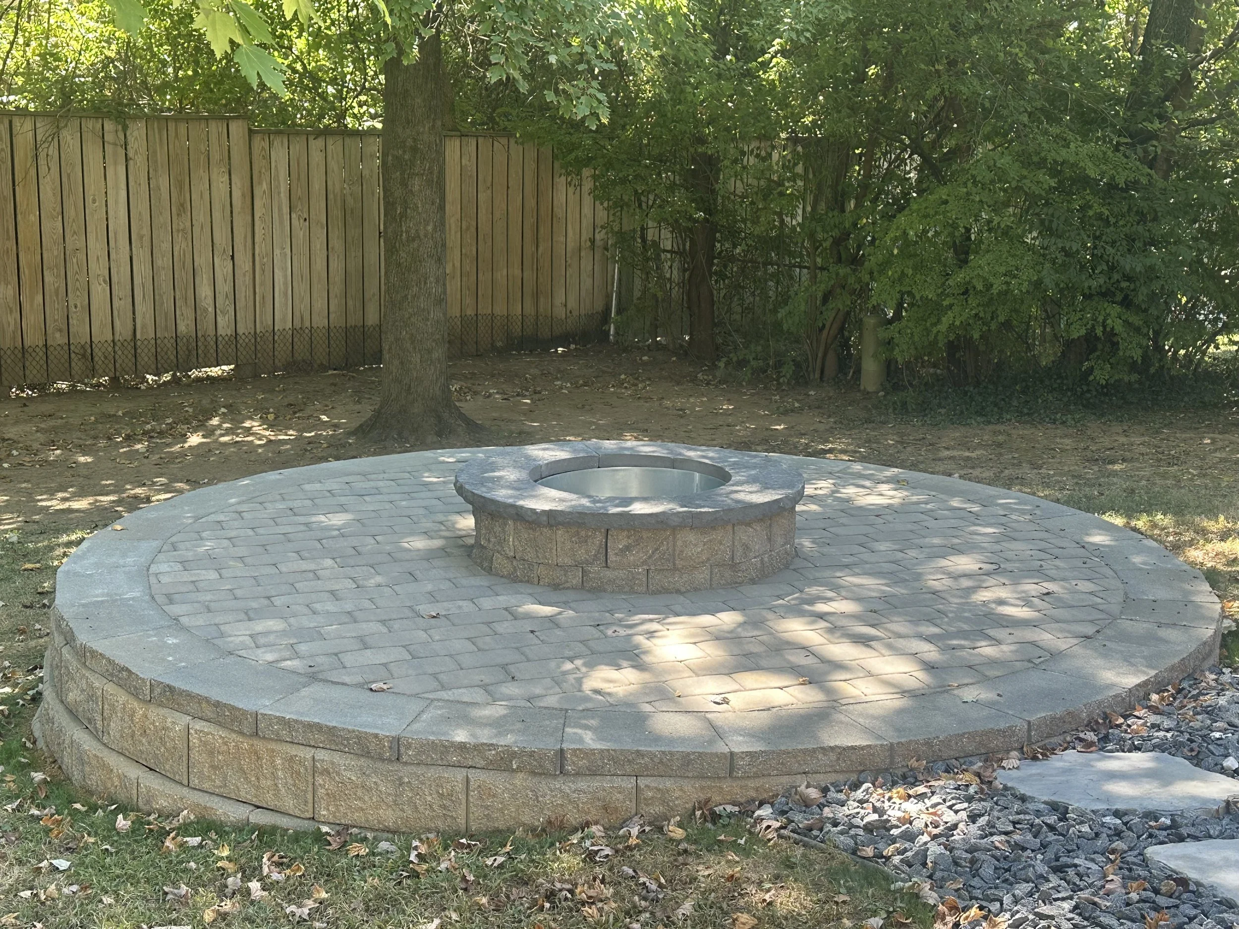 Landscaping - hardscaping - fire pit
Louisville, Kentucky