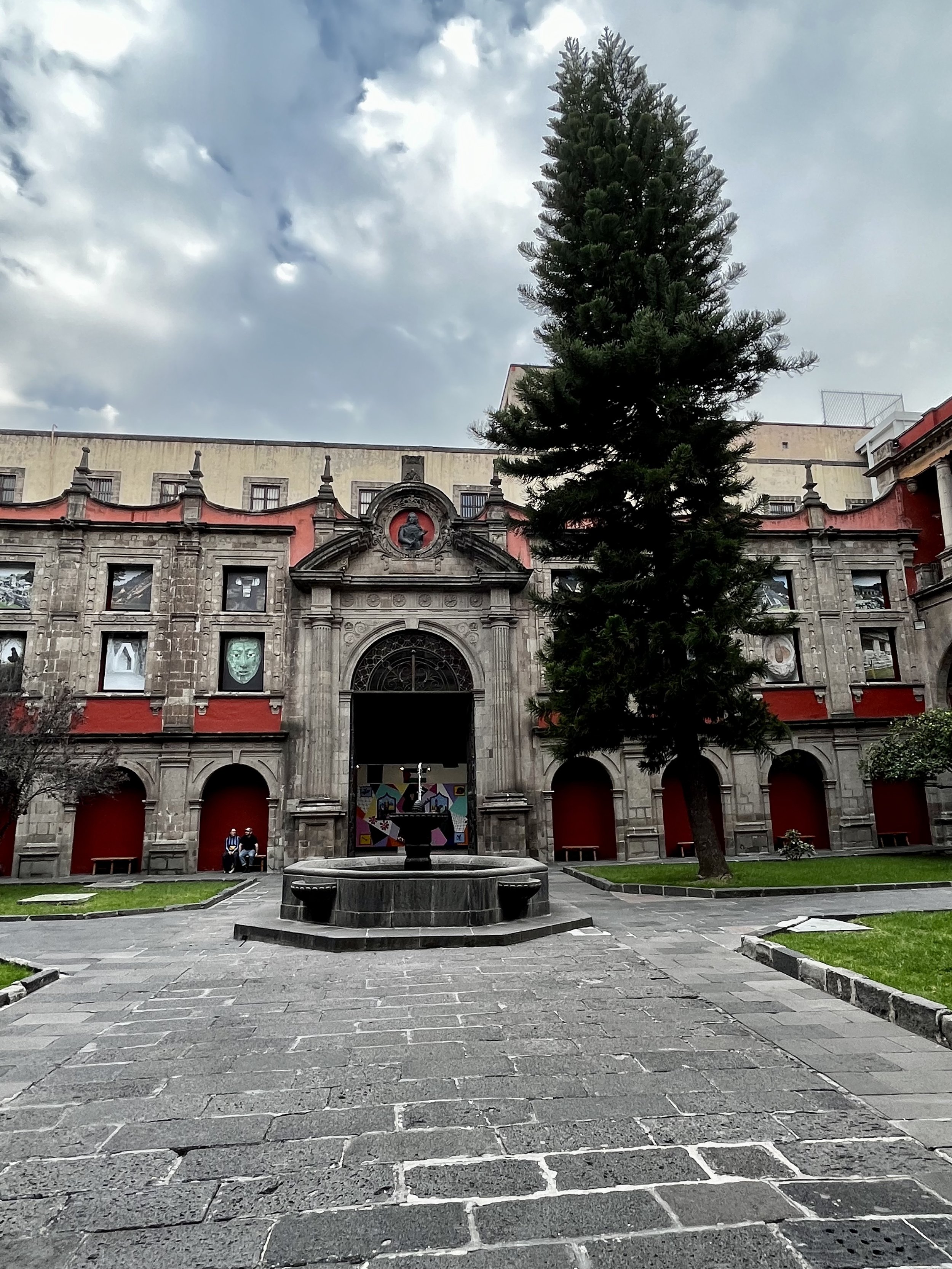 A moment of peace in the courtyard of the National Museum of World Cultures.