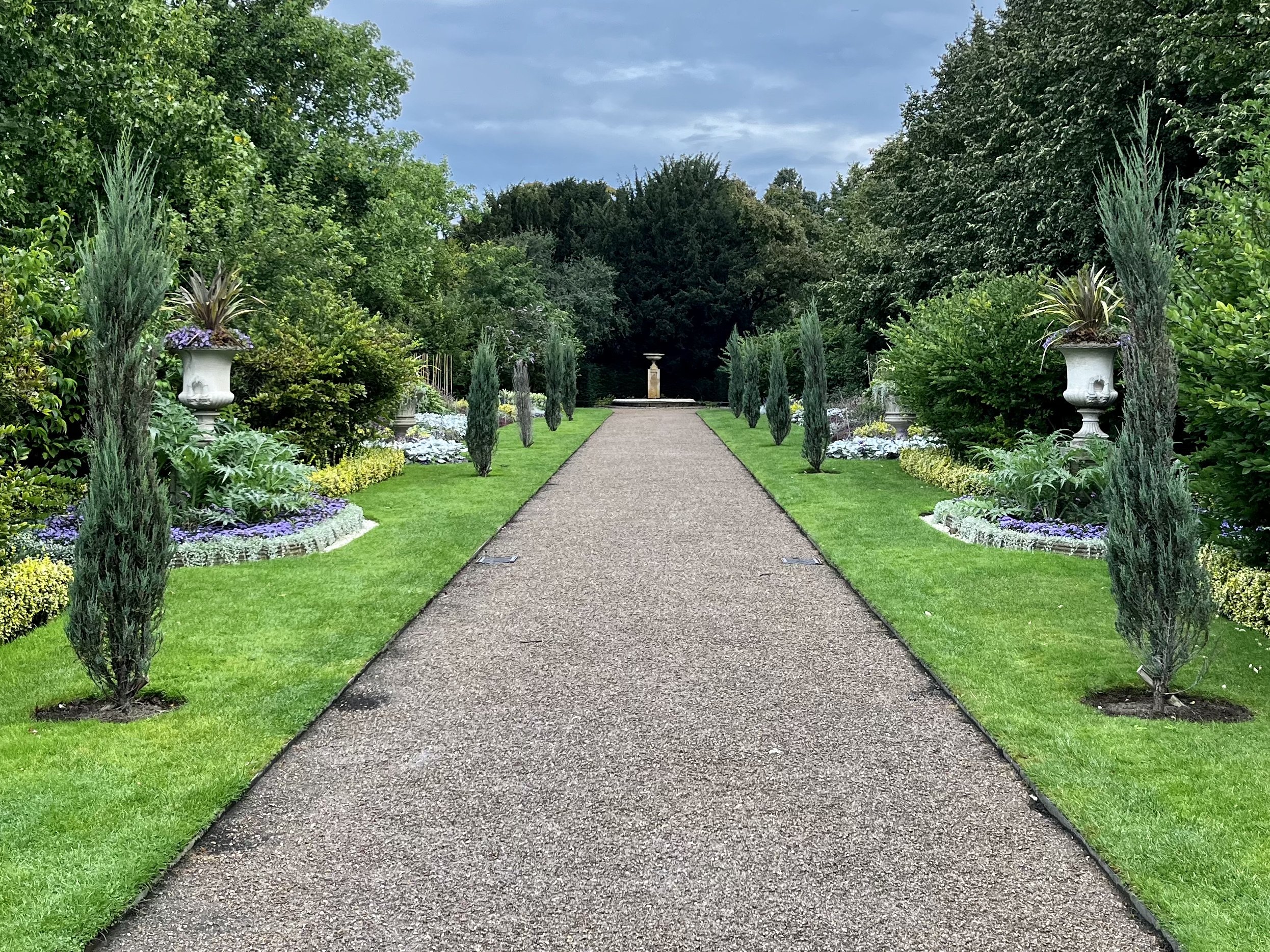 A lovely morning stroll through idyllic Regents Park.