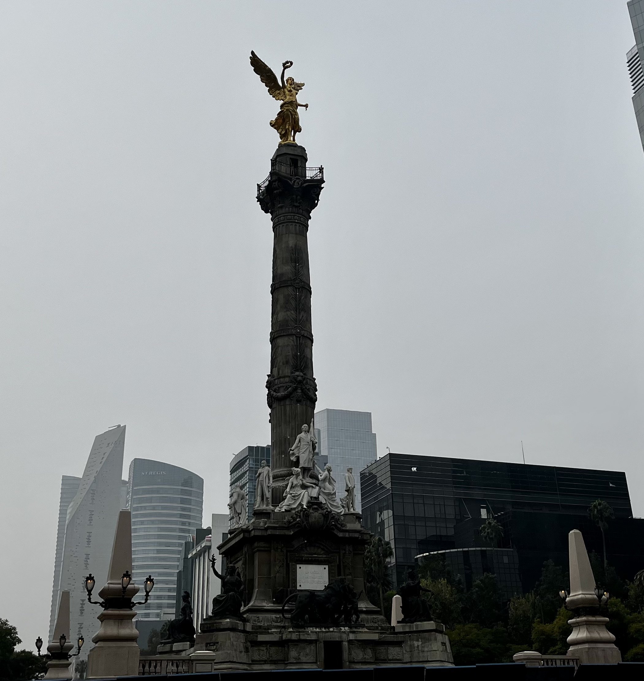 The Angel of Independence reaches skywards.
