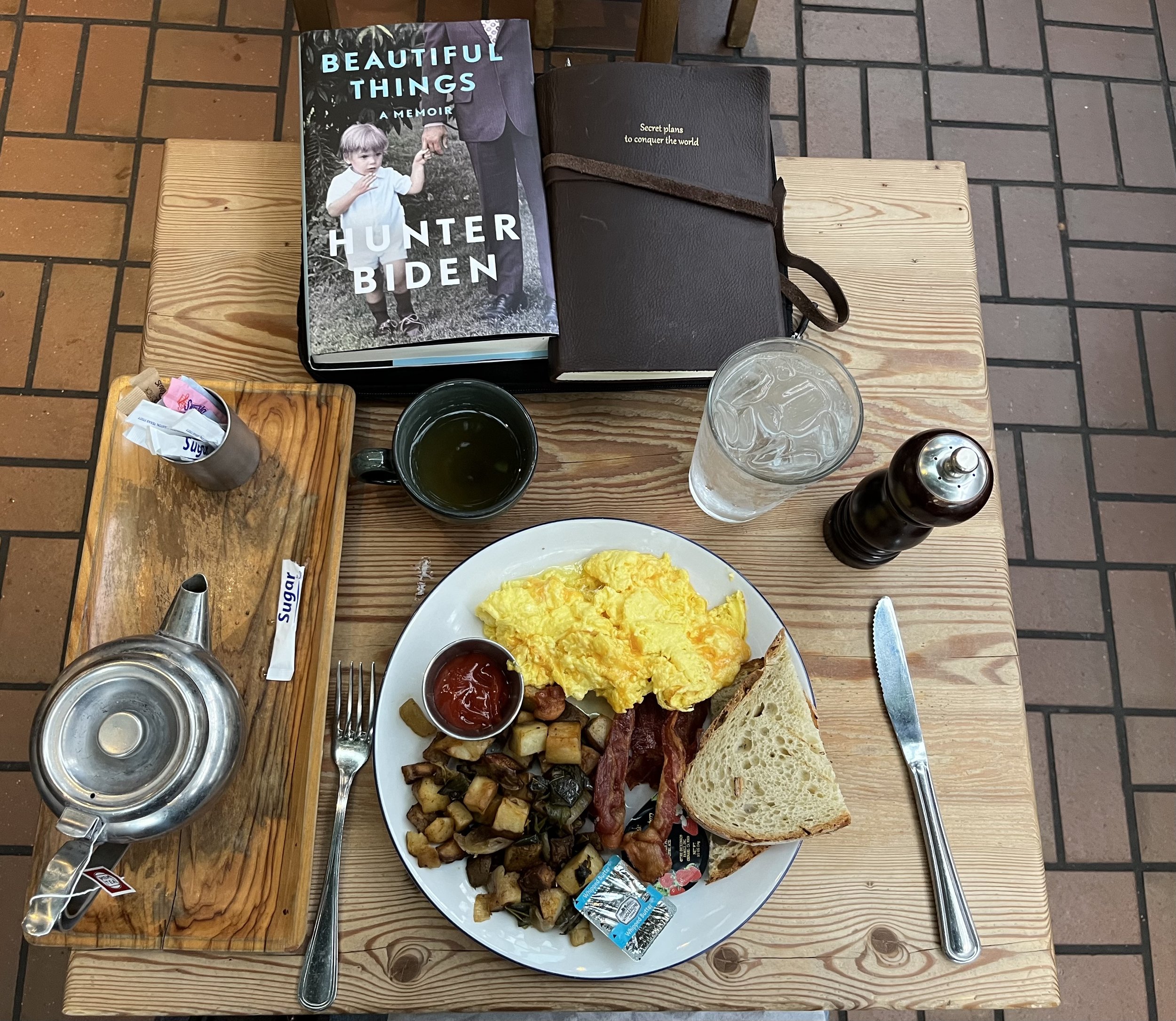 Making breakfast aesthetic at Kramers in Dupont Circle.