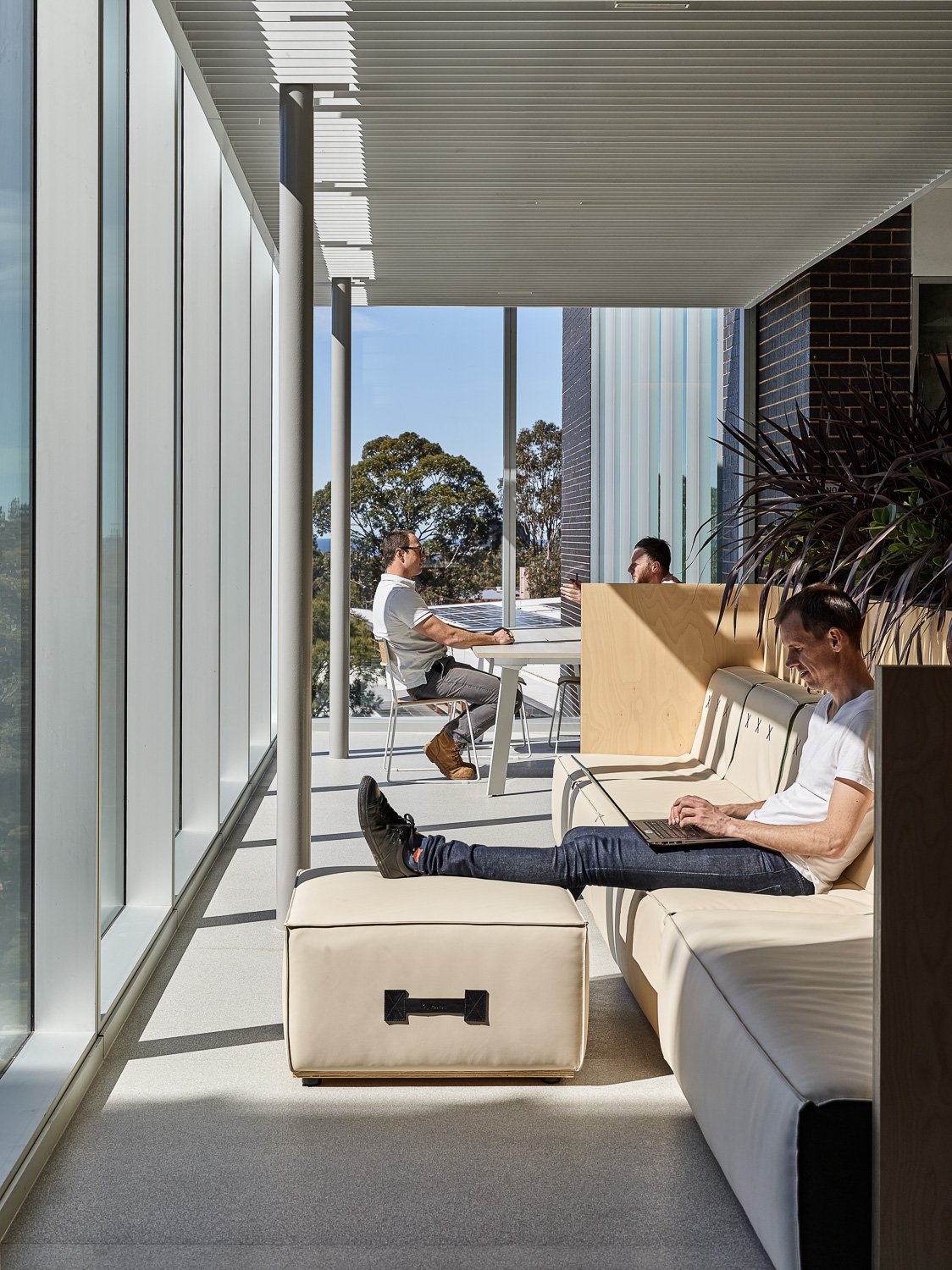 JILLIAN BROADBENT BUILDING
HASSELL