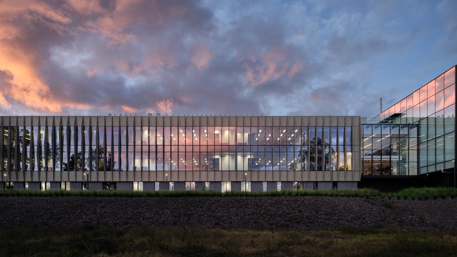 ANU RESEARCH SCHOOL OF PHYSICS
HASSELL