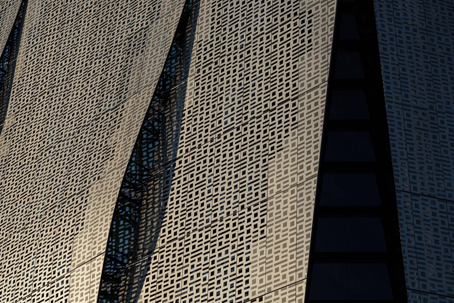 UTS FACULTY OF ENGINEERING X IT
DENTON CORKER MARSALL