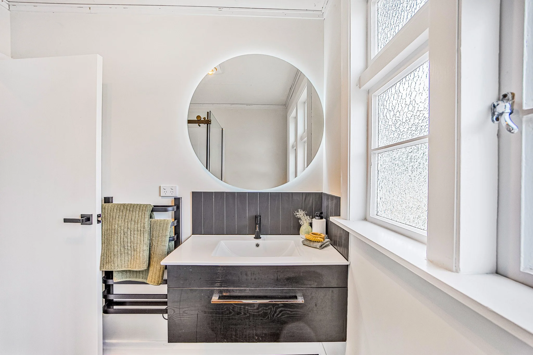 13 - 115 Sunnyside Rd.jpg
