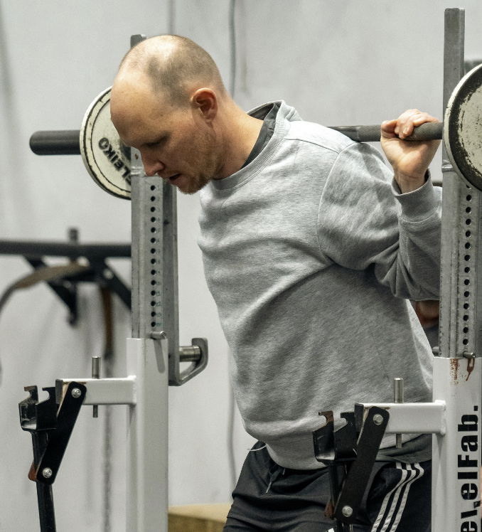 Aaron setting up for a squat