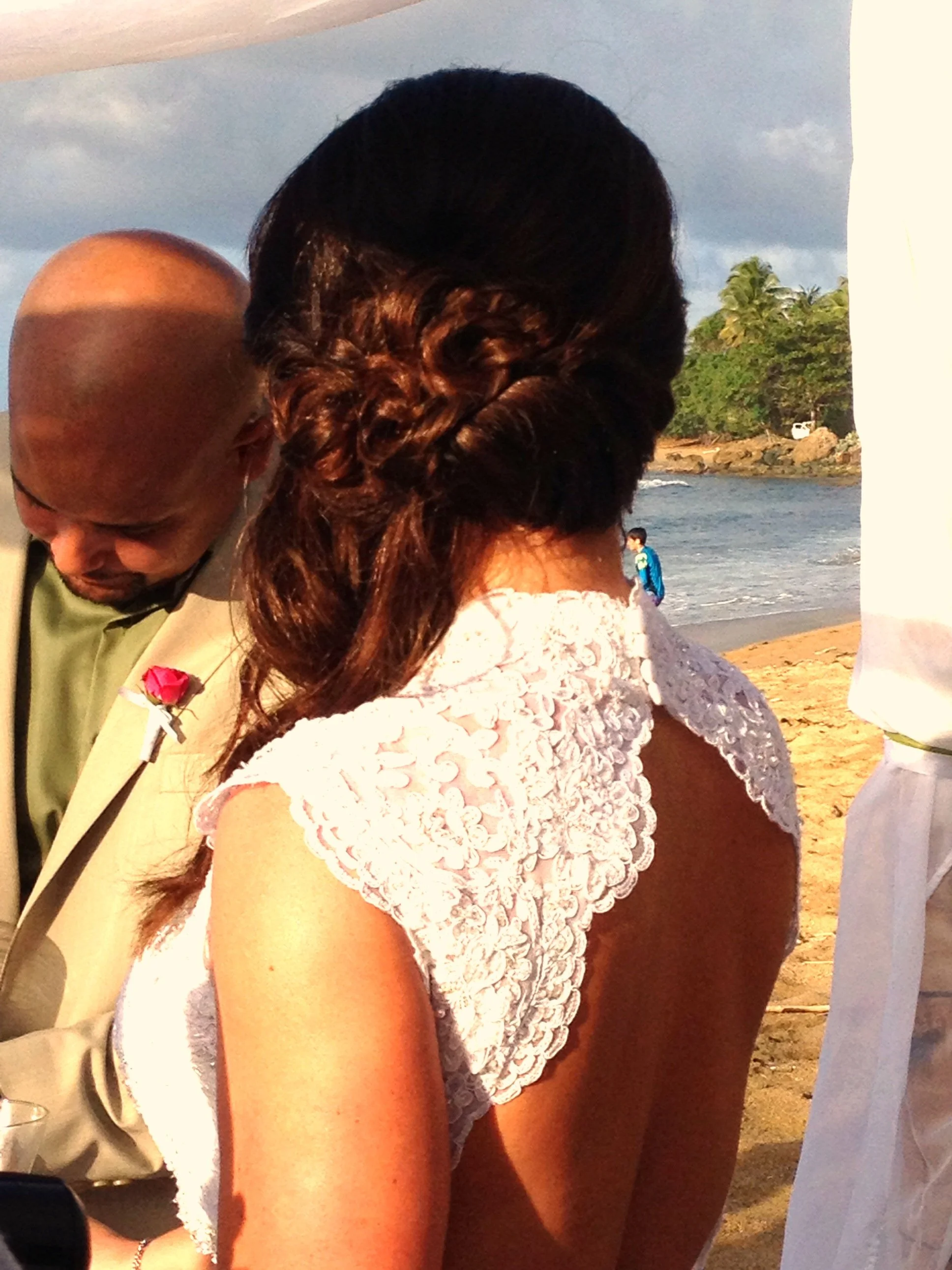 jenniferbeachbridehair.JPG