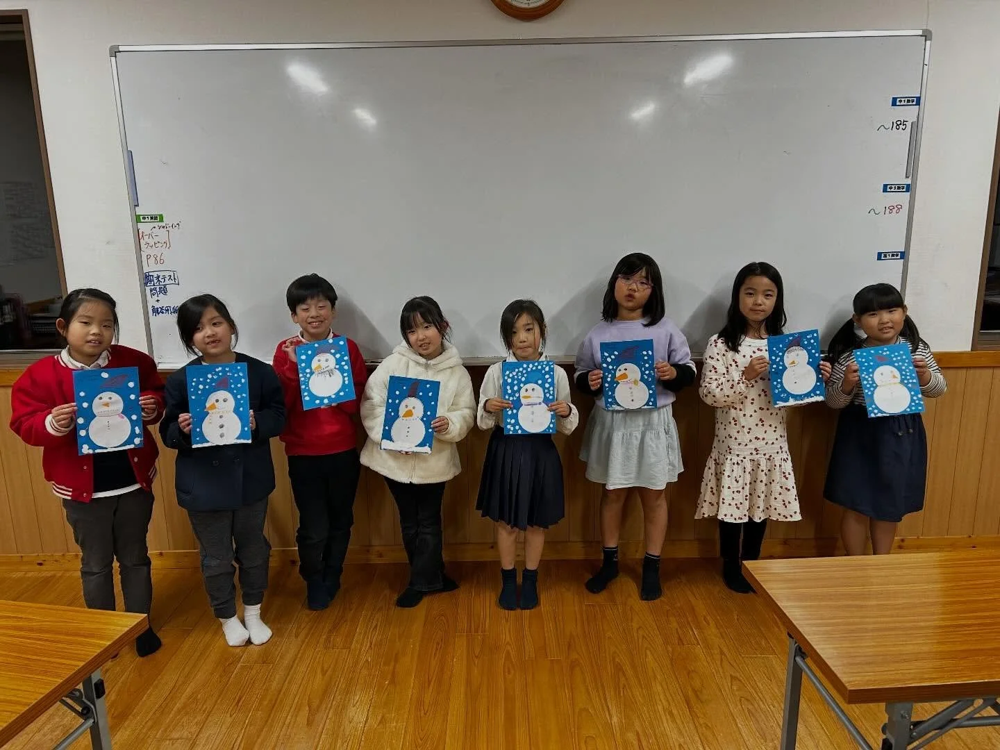 Winter is here ❄️ 
This week we embraced the cold weather and made snowman crafts ☃️ 

#tsuyama #okayama #kids #lesson #english #津山市 #津山 #岡山 #英語 #英会話 #習い事 #キッズ