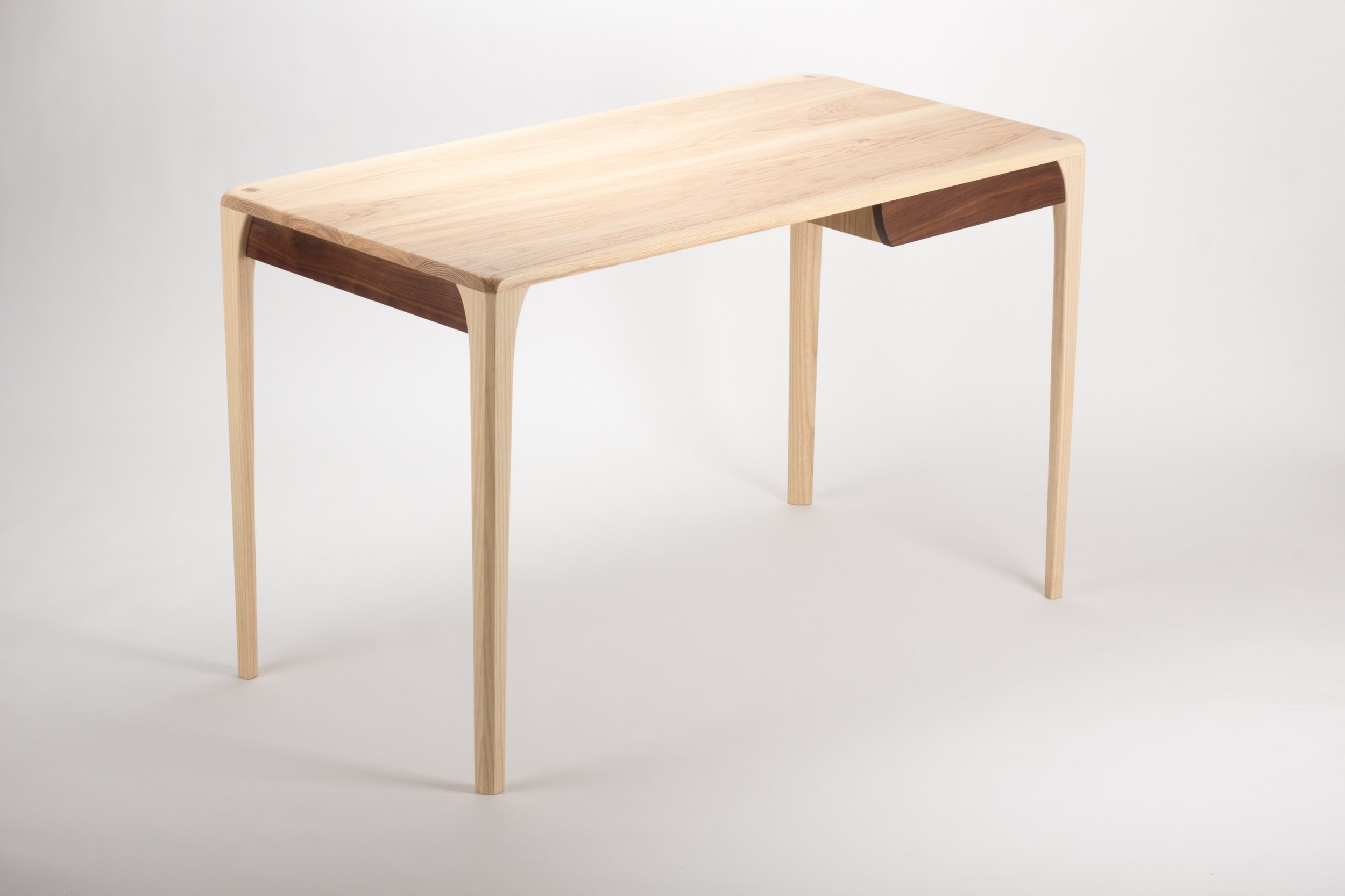 2022_desk_cornerangle.jpg