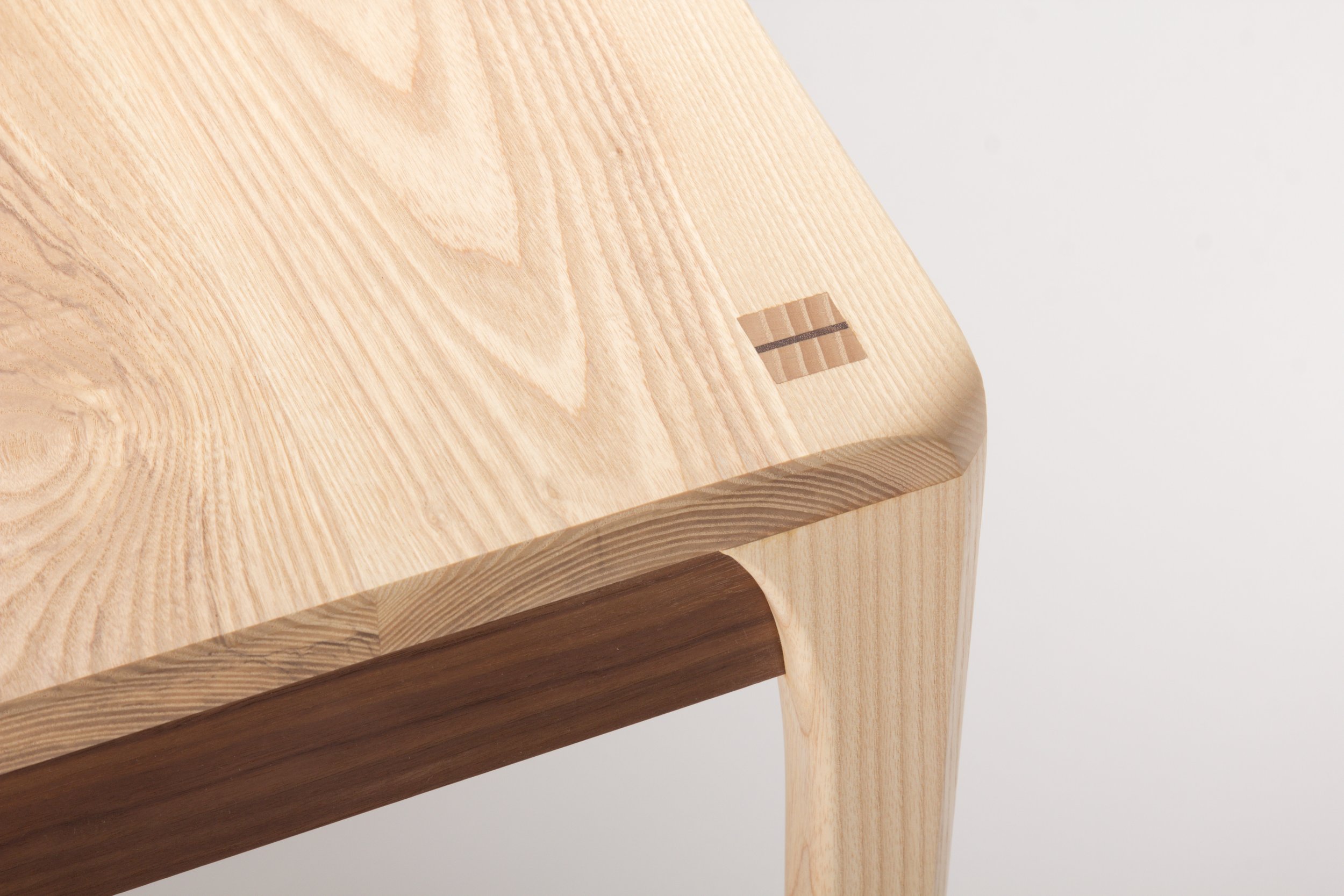 2022desk_legjoinery.jpg