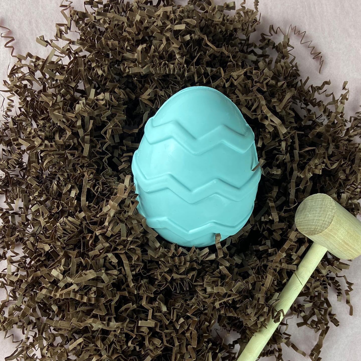 Easter Chocolate Egg Surprise! 
2nd item from Spring @cakeartbox has been revealed!! 🌼🌼🌼🌼🌼🌼🌼🌼🌼🌼🌼🌼🌼🌼🌼🌼🌼🌼🌼🌼 🌼🌼 #surpriseegg #eastereggsurprise #easteregg #couverturechocolate #springcakeartbox #springbox #subscriptionboxforbaker #