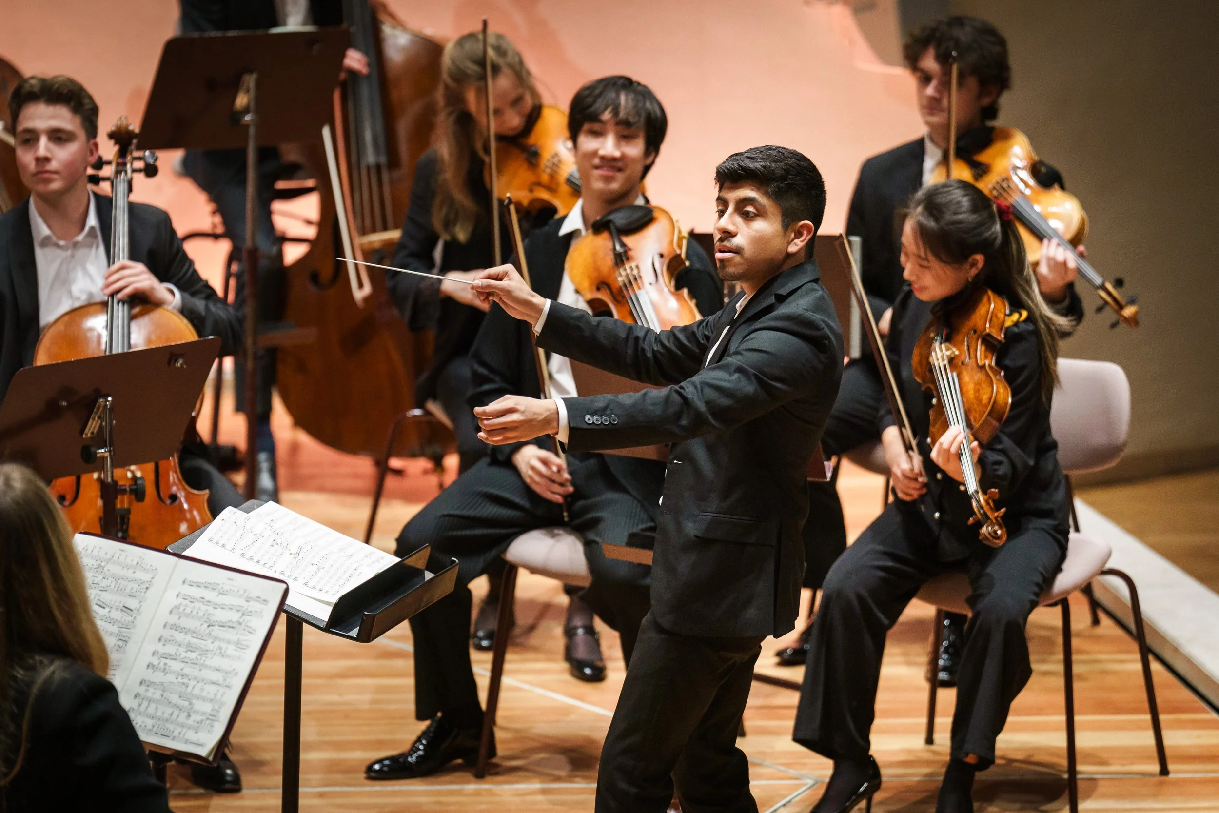 Interview: Dayner Tafur-Díaz, Conducting Fellow, Karajan-Akademie of the Berliner Philharmoniker