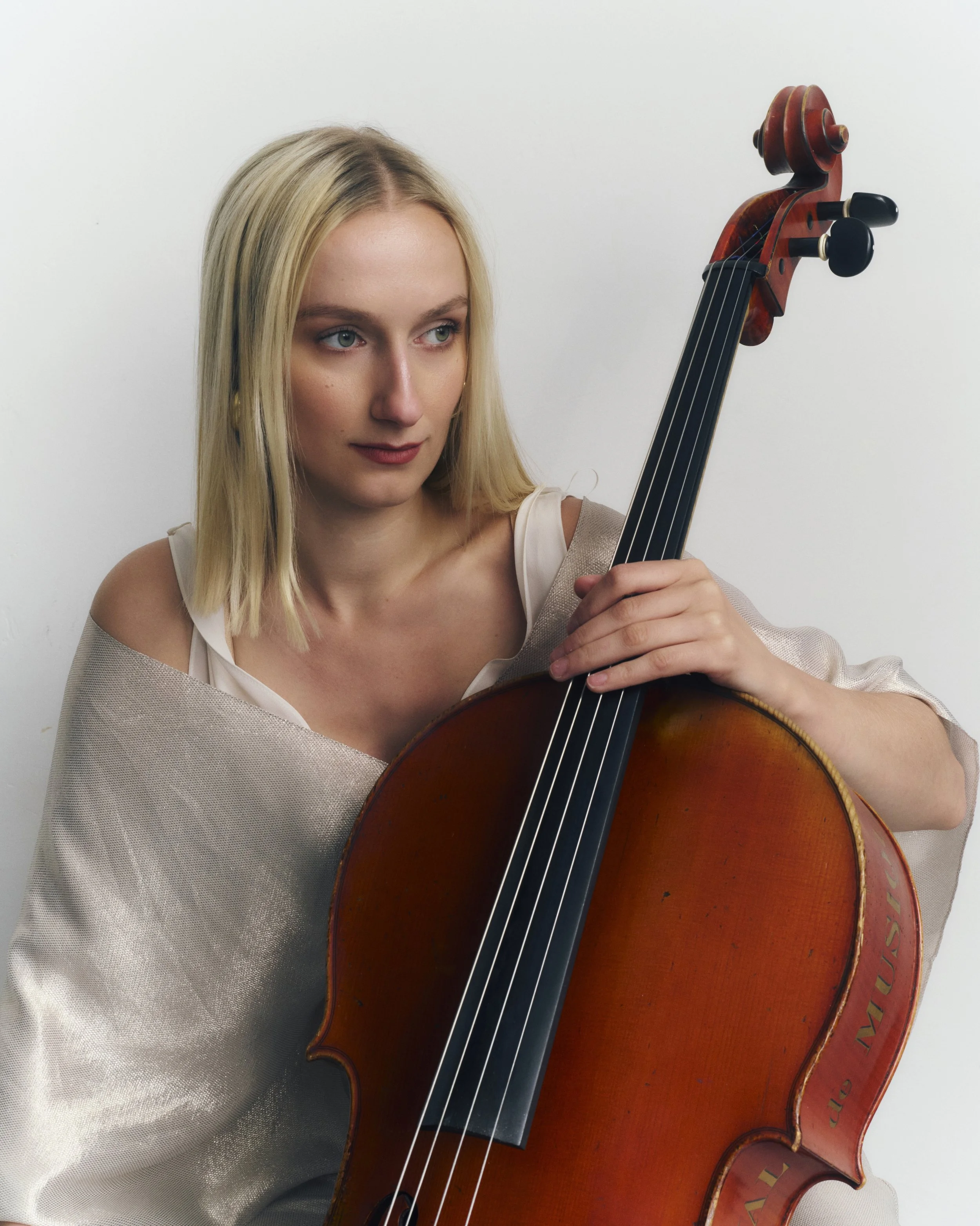 Margarita Balanas, cellist and conductor: “Live by Your Own Rules and Don’t Have Any Regrets!”