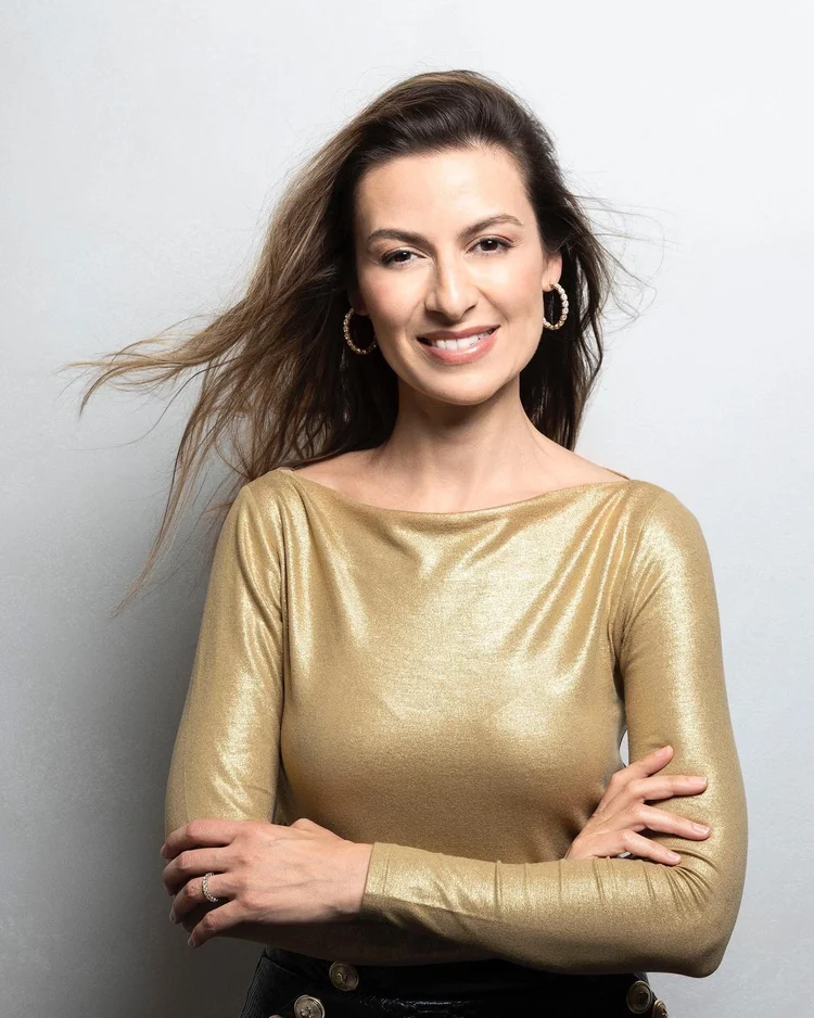 Soprano Chen Reiss’s Top 5 Seasonal Music Pieces — TWoA