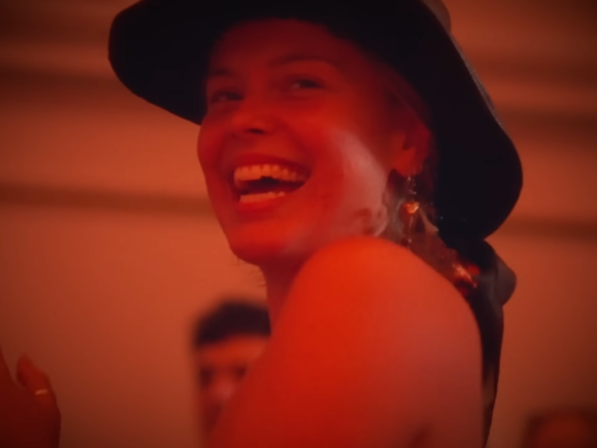 videoframe_156500.png