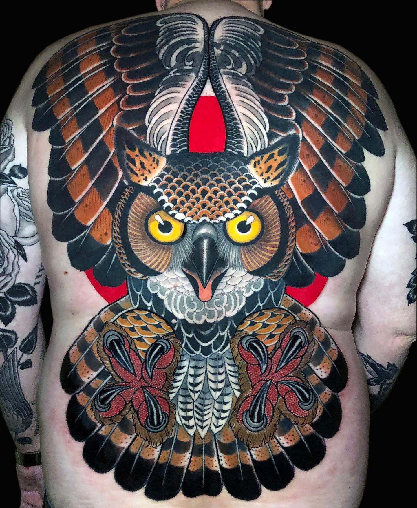 Recently finished owl back piece for the one and only @badvlad2018 🦉🖤
So very happy that our paths crossed ways a couple of @brightontattoocon ago!
We&rsquo;ve been on a journey to cover up a lot of skin since 🙌🏻 It is always a joy when Matt is i