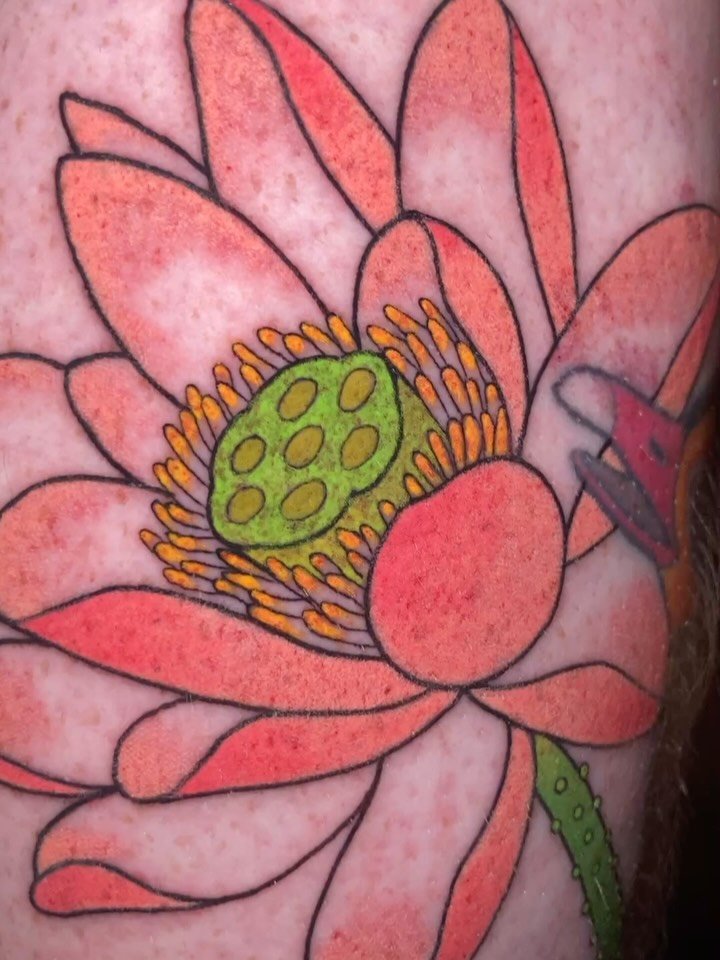 Pink lotus for Dougal 🪷 Added to compliment the mandarin duck we did for him a year and a bit ago, a power combo symbolising harmony, good luck and joy 🌈 Thank you Dougal! Always a pleasure tattooing you 🙏🏻 

I am taking appointments both in Lond