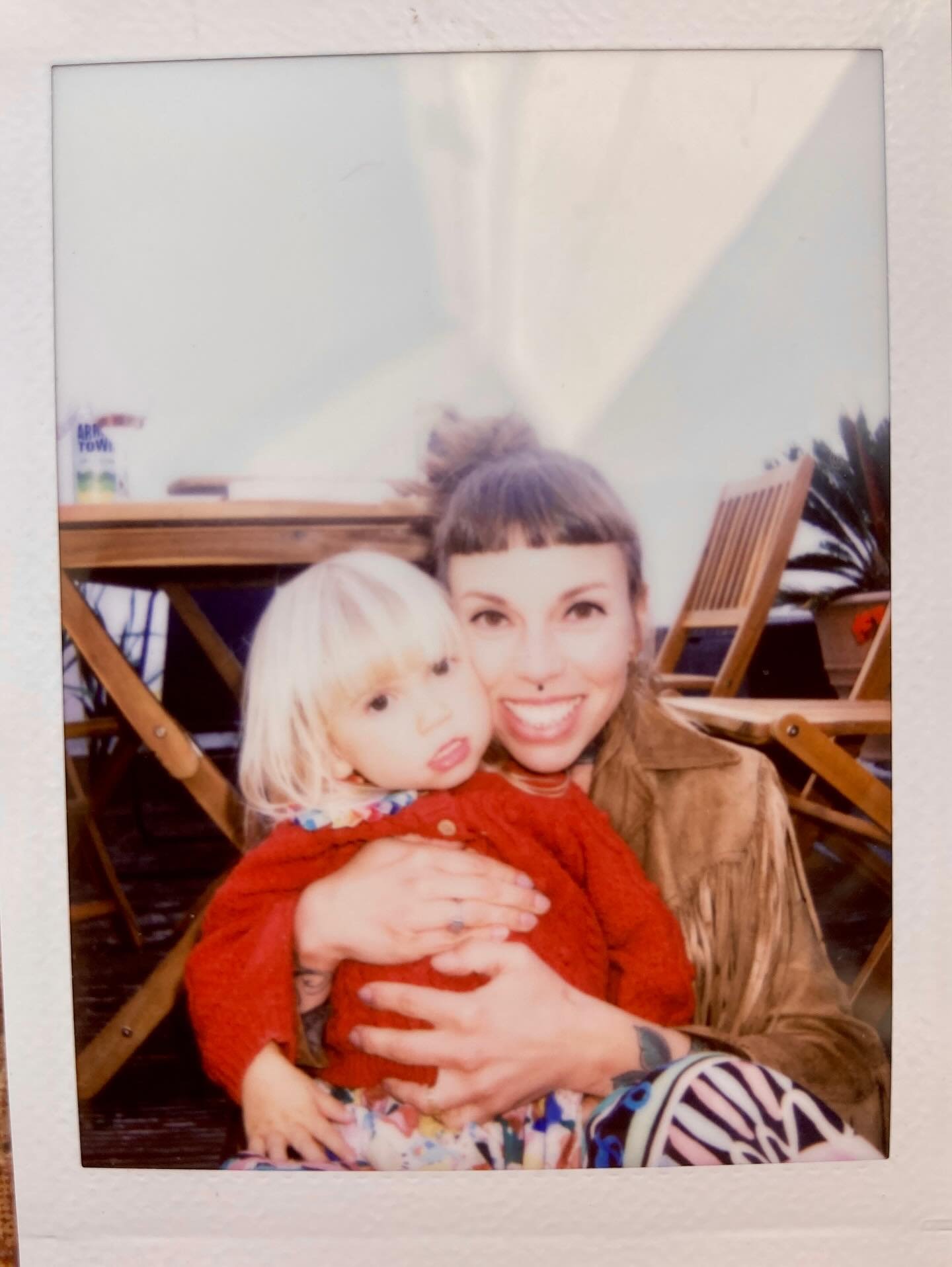 Happy new year from us! 💫❤️🌈

Hope everyone has had a smooth start 🚀
There has been lots of sunny walks and painting happening here so far 🌞🎨 🙌🏻 

Me and Mamba are off to Spain for the second lot of celebrations ✨🐫👑 but I&rsquo;ll be back to