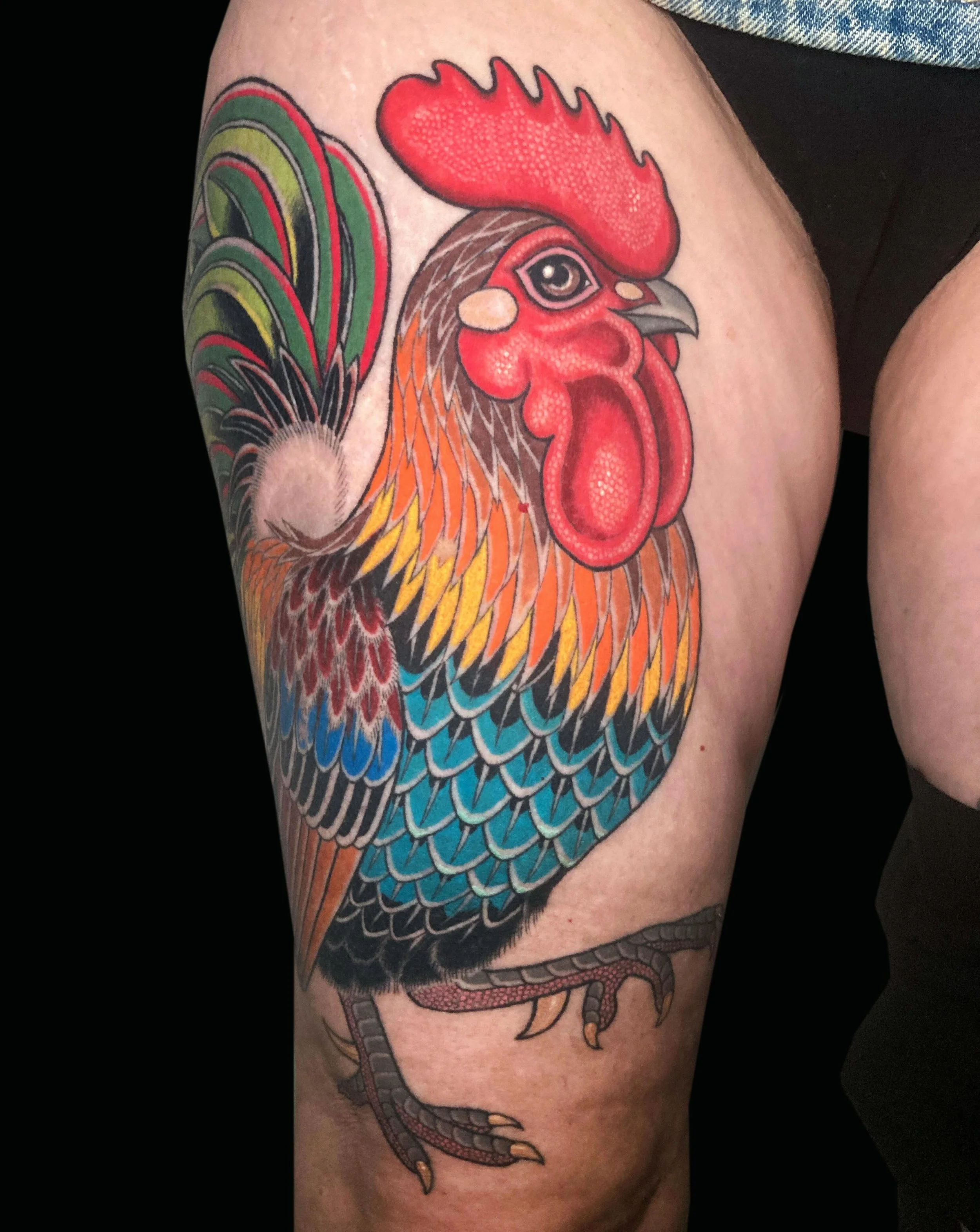 One year healed rooster for lovely Carol 🐓 Done @thankstattoosydney, picture taken during a recent guest spot 🌞 

For info and bookings please get in touch using the link in my bio 💌

#roostertattoo #thankstattoosydney #magictattoobrighton #redpoi
