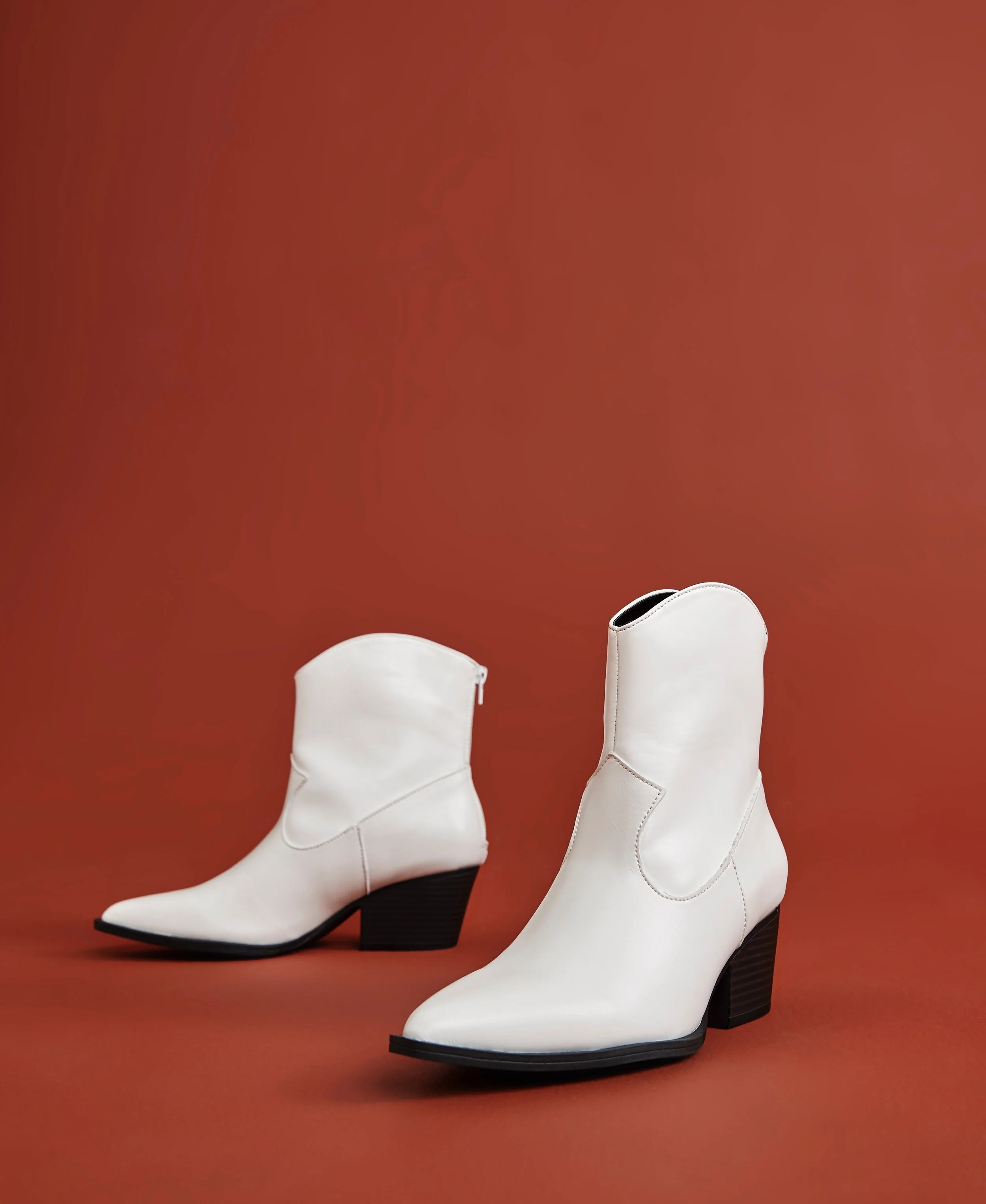 FASHION STYLING / PRODUCING - KMART DIGITAL CAMPAIGN