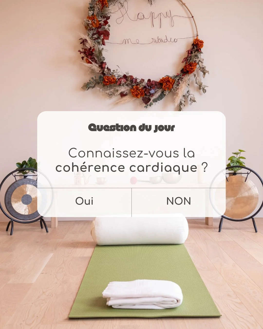 QUESTION DU JOUR : Connaissez-vous la coh&eacute;rence cardiaque ? 🌿
Derri&egrave;re ce nom un peu technique se cache une pratique de respiration tr&egrave;s simple : respirer de mani&egrave;re lente et r&eacute;guli&egrave;re pendant quelques minut