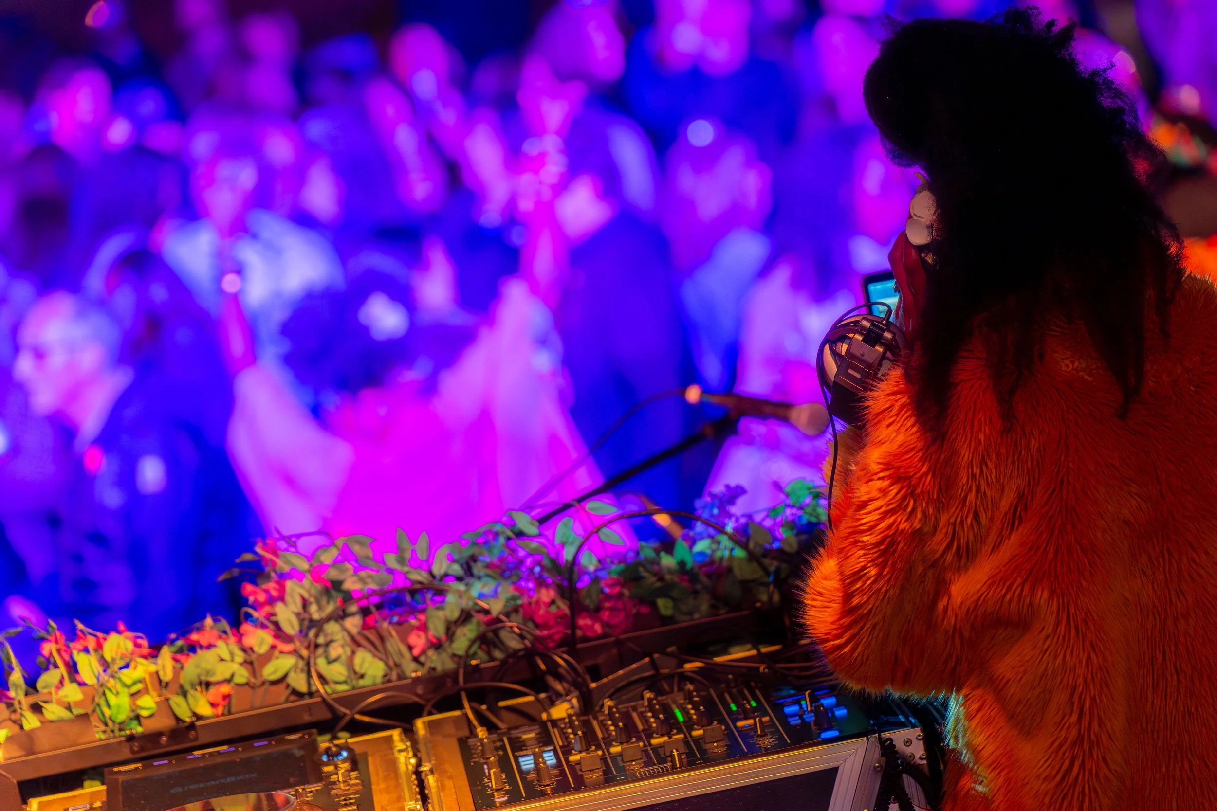 Mixtape Gives You Flower w/ DJ April Hunt