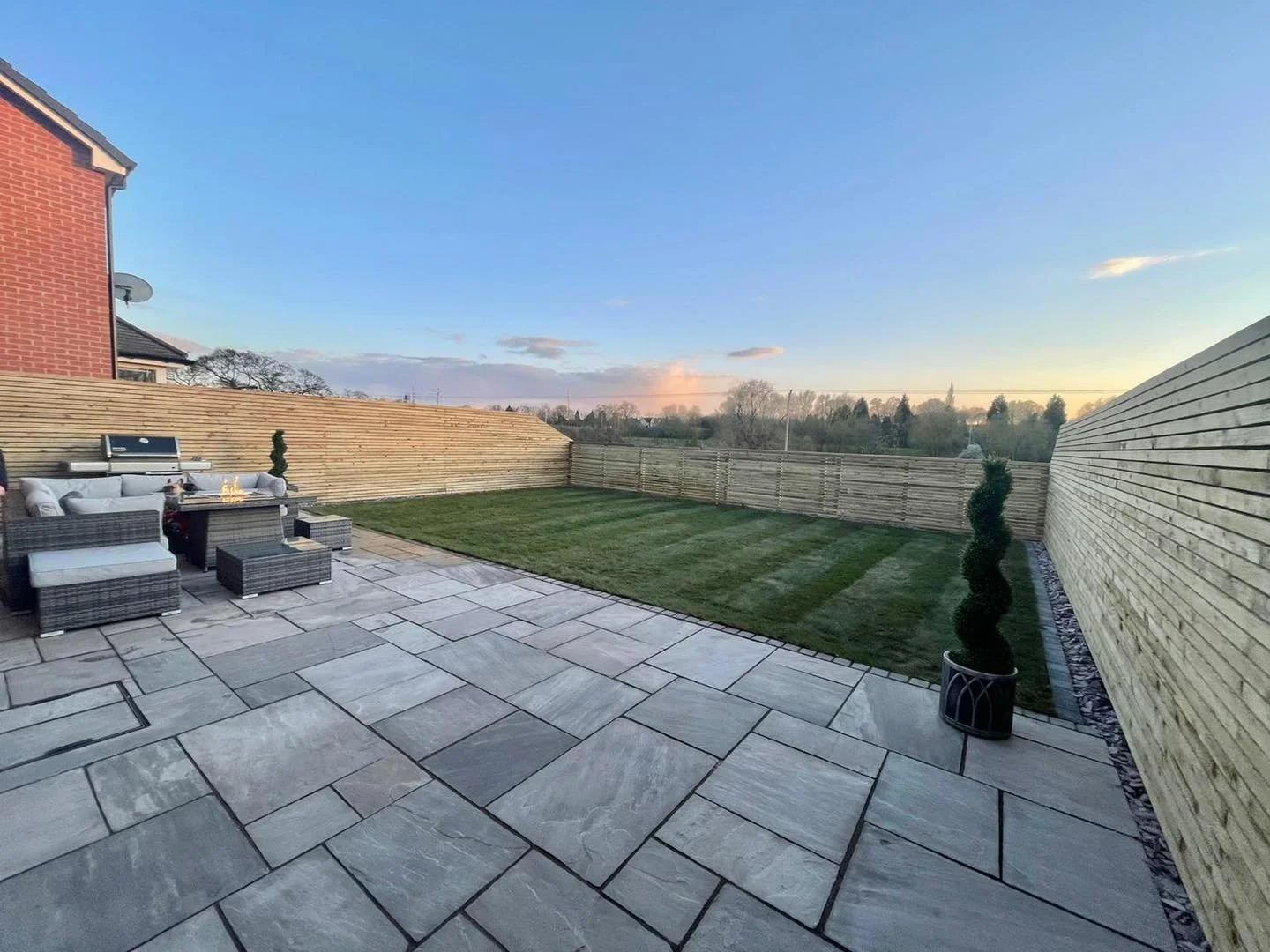 relaxing garden living space created by tc fencing and landscaping