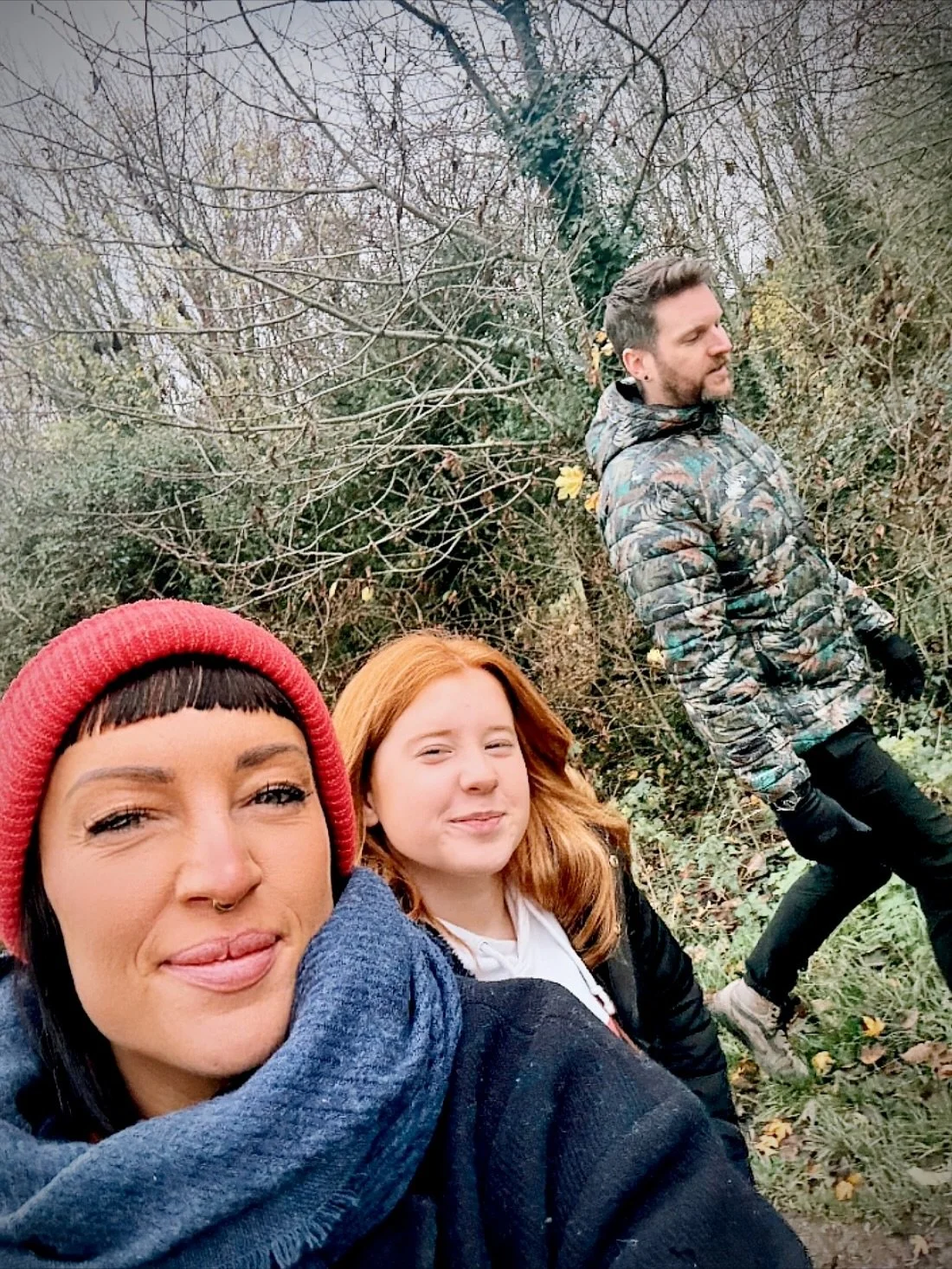 What. A. Week. 

Let&rsquo;s leave the good bits right here &hellip;

1. Team 
2-4.We do this now &hellip;
5. November sunsets 
6. 🧡 
7-8. Re fringing @ease.hairstudio 
9-11 Friday full hammocks full house @theyogabarnsouthcave for the floating soun