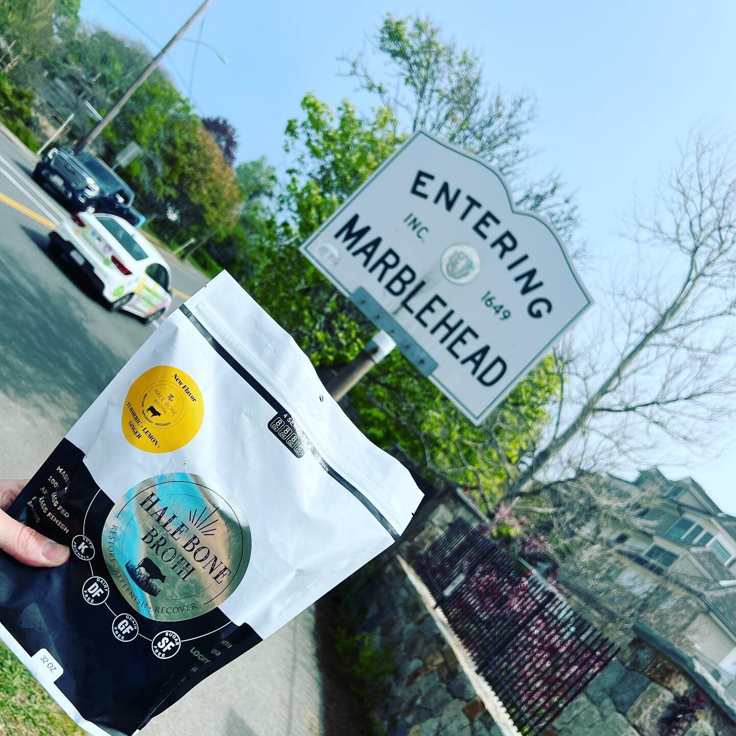 Hale is getting around! Hello Marblehead. We love finding local shops to have as retail partners 💛#marblehead #massachusetts #madeinmass #getaround #hale #thehalelife #bonebroth @shubies