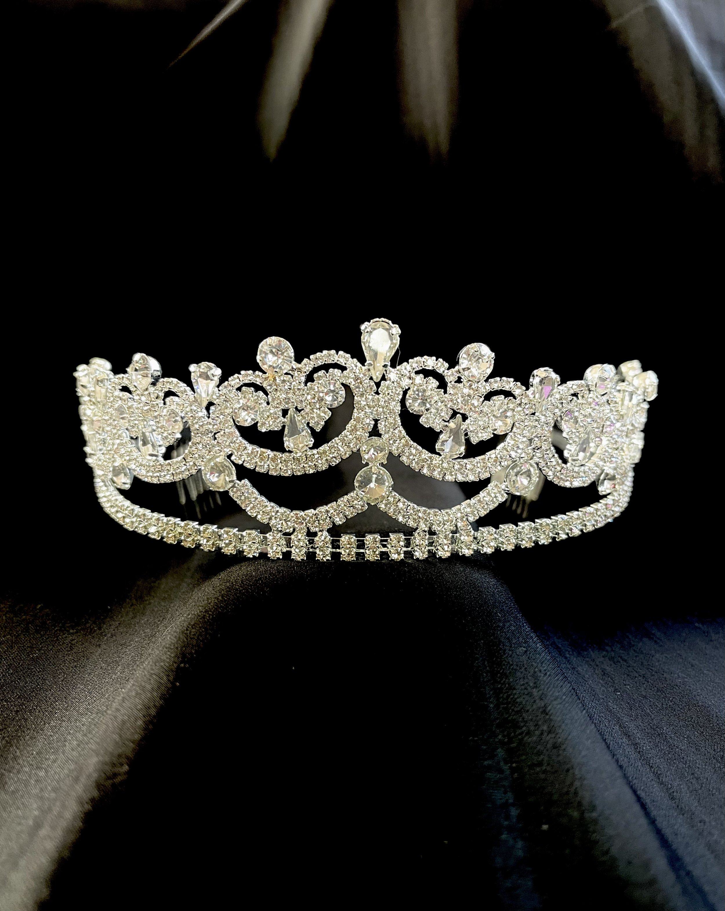 Ana Crown
