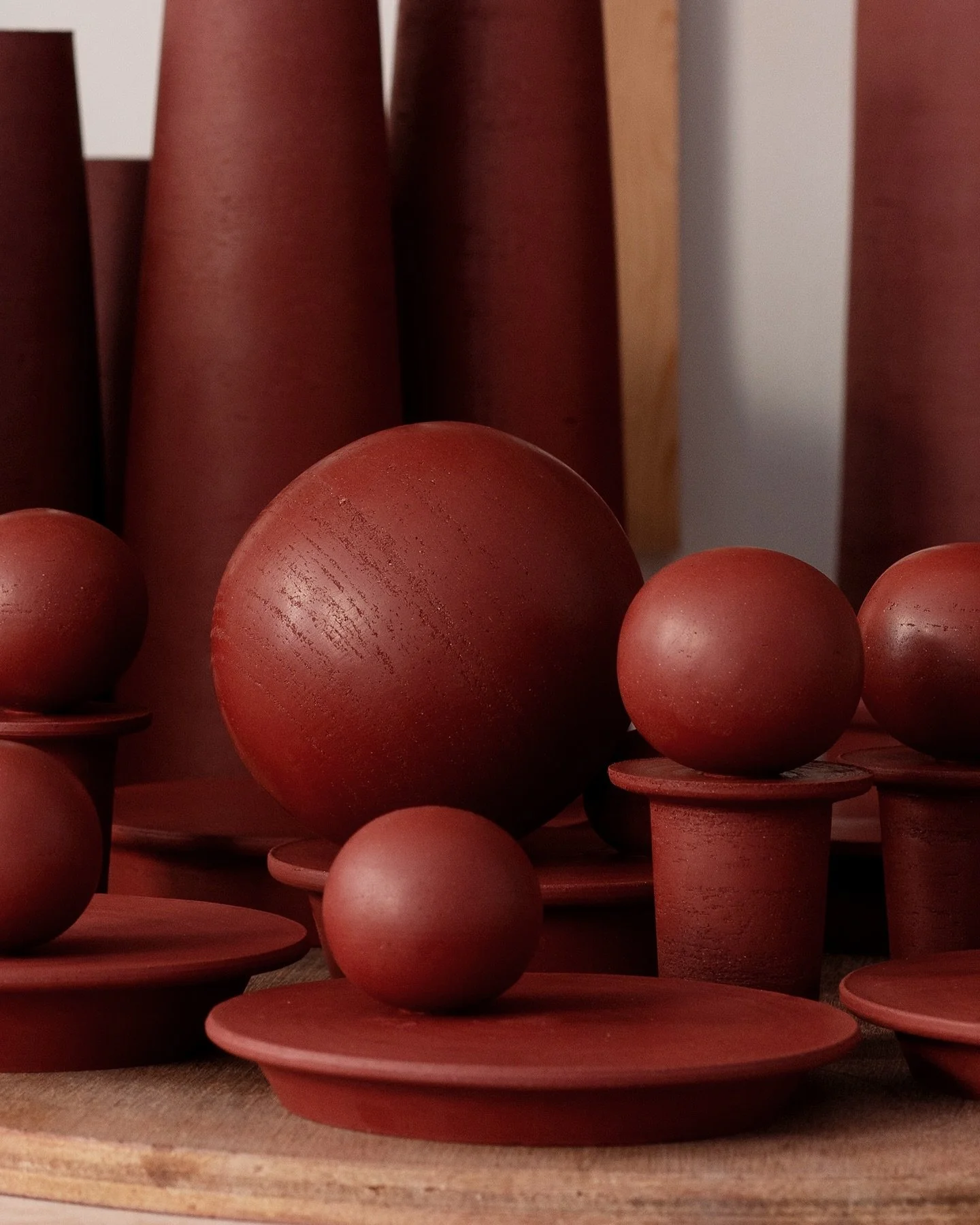 Scene from the studio: Lid making at a variety of of stages

It&rsquo;s full-on as I continue to get work completed and drying ready for my final bisque firing before the Oxford Ceramics Fair in a couple of weeks. As ever, I&rsquo;m working closer to