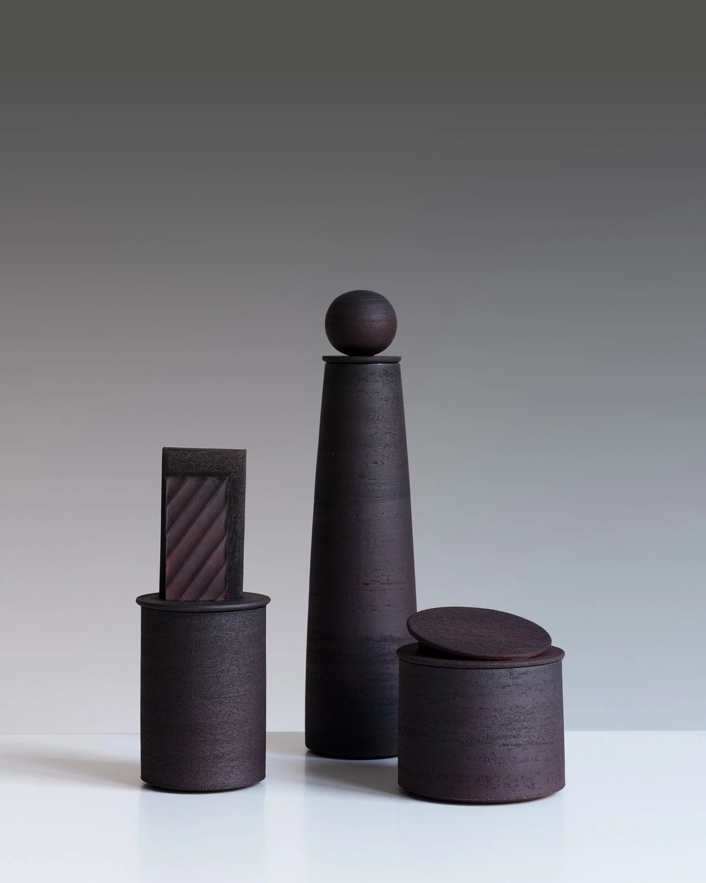 Trio of Lidded Vessels

Right now as I type this on the last day of the year I&rsquo;m surrounded by my family and friends and for this I&rsquo;m very thankful. The day started with a short walk on the hills, all was beautifully clear and decorated w