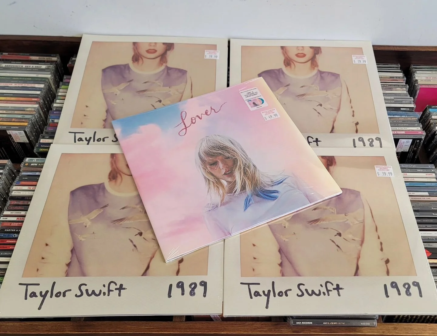 De La, Lana and Taylor are BACK IN STOCK. Along with some other goodies. Come see what's on the floor. OPEN UNTIL 7PM Today - Saturday. 

#vinyl #records #vinylrecords #cratediggers #recordstore #delasoul #lanadelrey #vinyljunkies #recordcollectors #