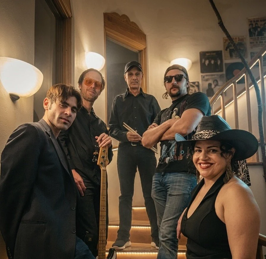 Christina Gomez Y Los Cuates 