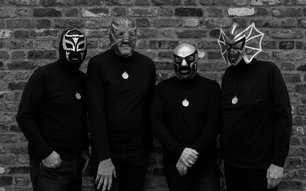 Los Straightjackets