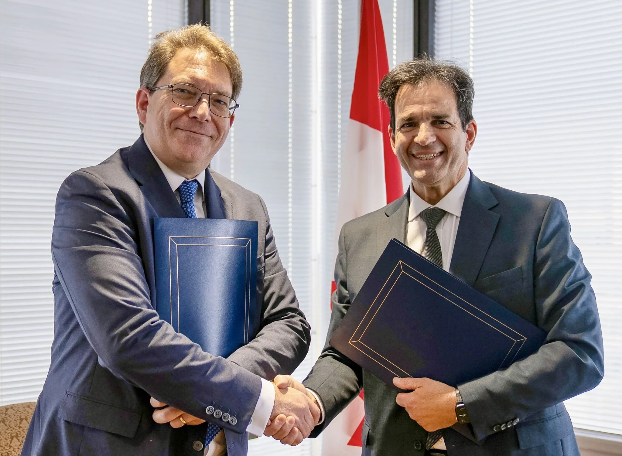  CIPO  The Canadian Intellectual Property Office (CIPO) is a special operating agency of Innovation, Science and Economic Development Canada. We deliver intellectual property (IP) services in Canada and educate Canadians on how to use IP more effecti