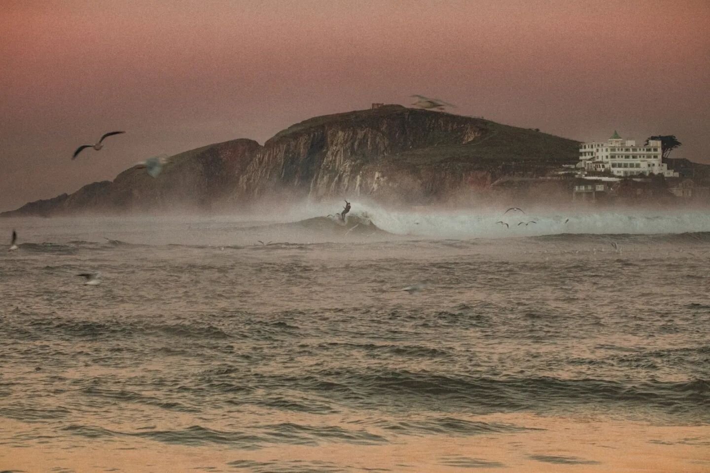 Surfers at dawn, Bantham Beach by @andyjwarner using the new Hiraeth preset pack
#filmvibes #banthambeach #surfingphotography #surflife #surfphotography #devonsurf #bantham #sunrisesurf #sunrisephotography #lightroompresets