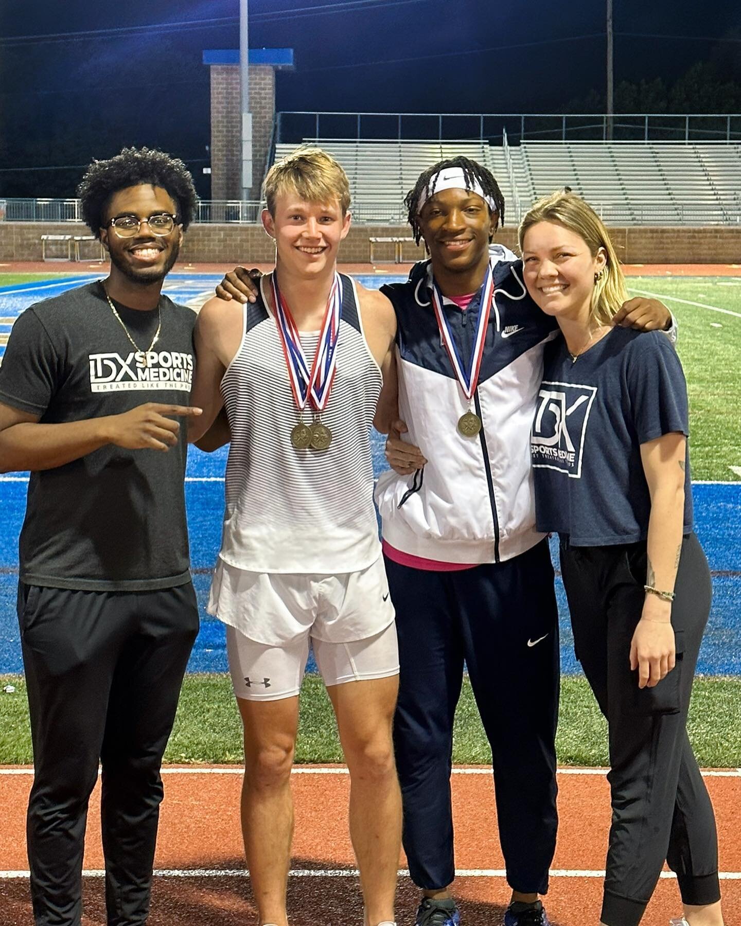 THESE ROCKSTAR PATIENTS TOOK HOME THE GOLD! 🥇

It's always an honor to prepare our track athletes for race day, but it's even more special when we get to see their talents in-person! 🏆👟 These guys are legends. 

🥇 4x400m - 1st Place 
Time: 3:23.8