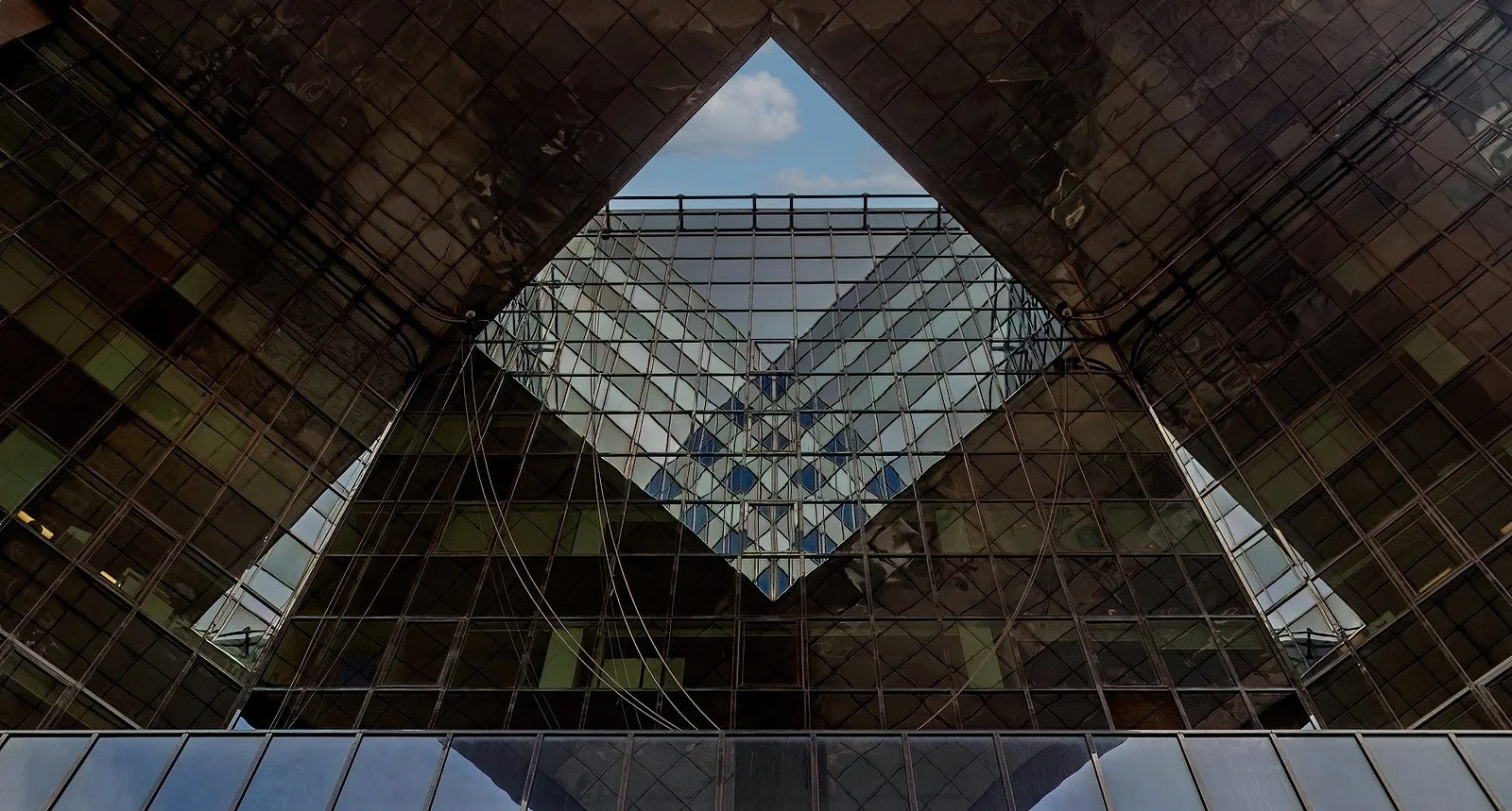 1 London Bridge (2nd, Division 2 images)